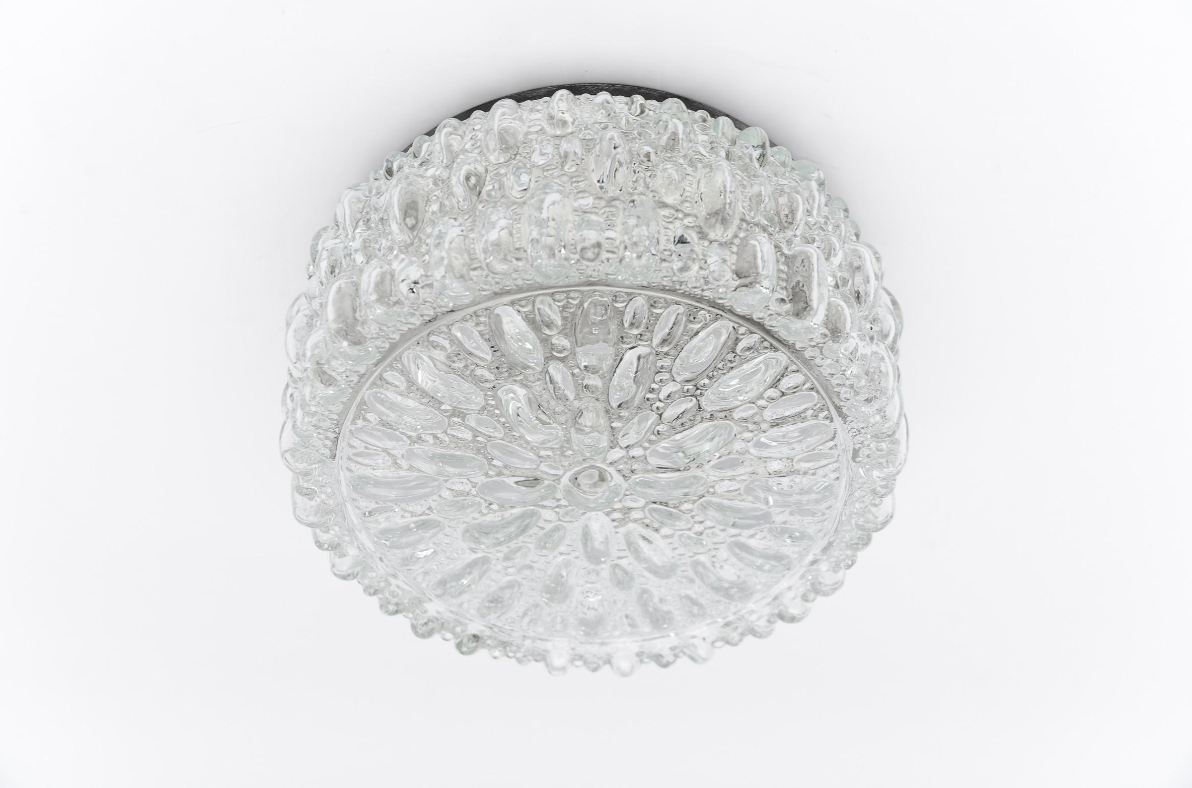 1. de 2 Lámpara de pared / empotrable de cristal burbuja de Limburg, años 60 Alemania mediados del siglo XX en venta