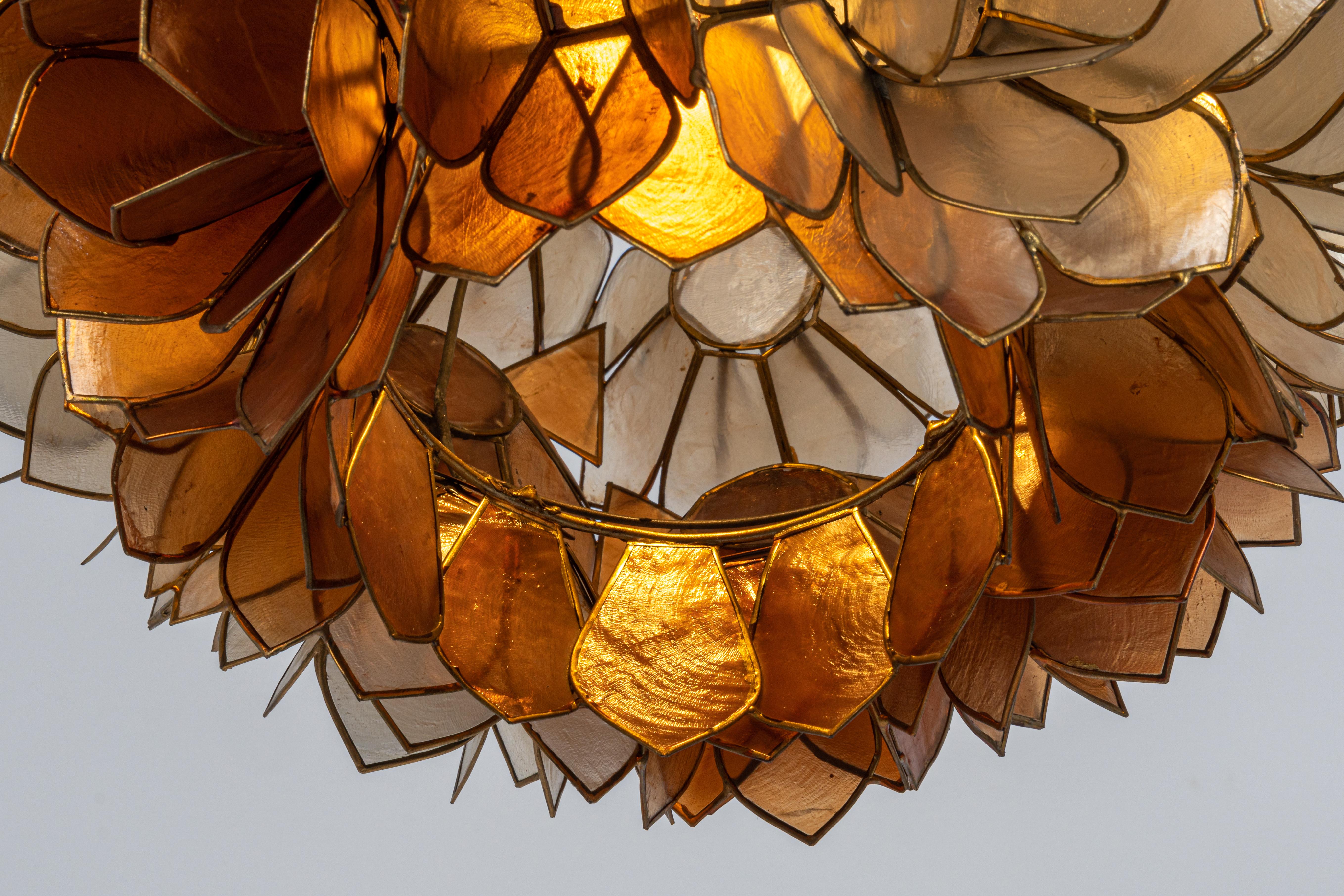 1 of 2 Capiz Shell Lotus Ball Chandelier Pendant Light Germania, anni '60 in vendita 1