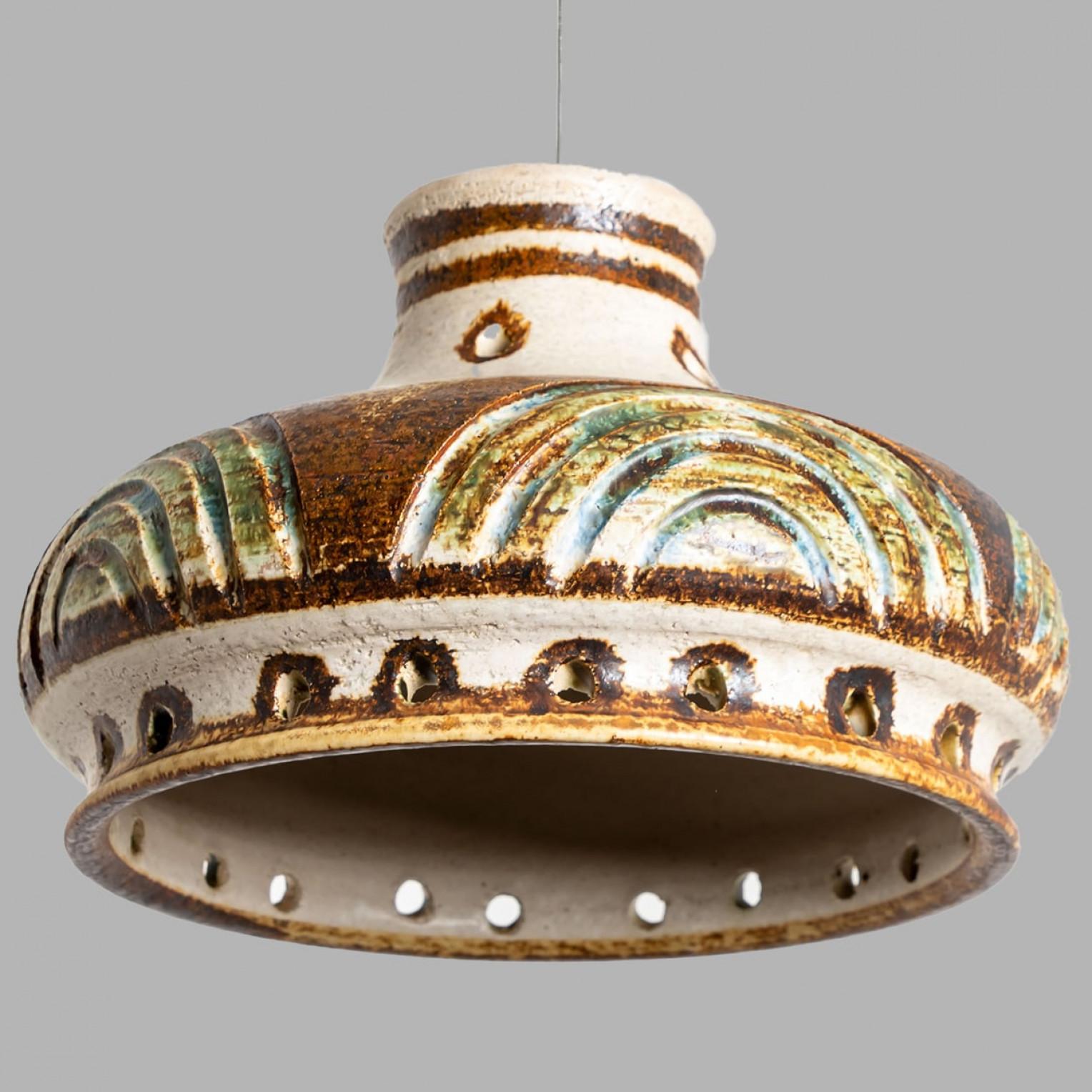 1 of 2 Ceramic Brown Beige Ceramic Pendant Lights, Denmark, 1970 In Good Condition For Sale In Rijssen, NL