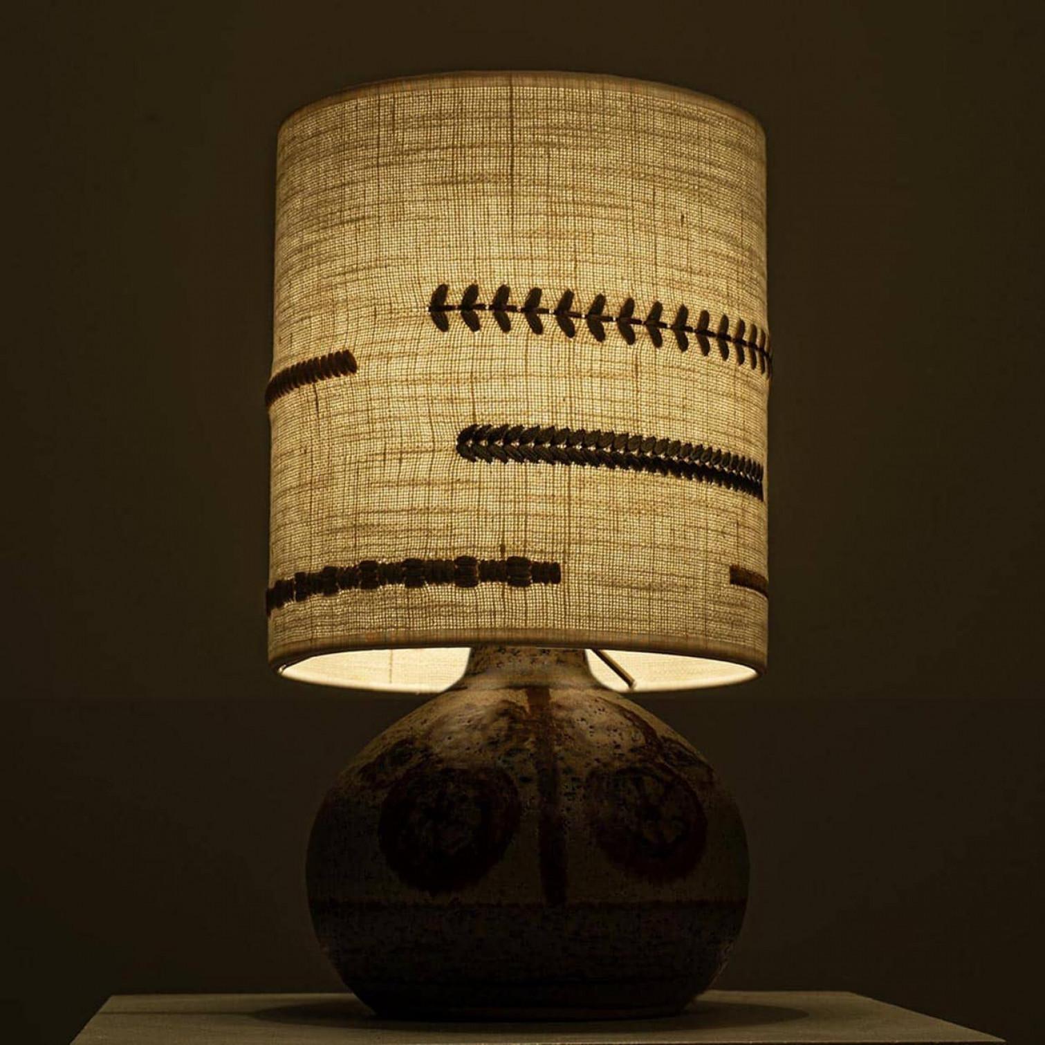 1 de 2 Lámparas de mesa de cerámica para Backhausen con pantalla de bordado nuevo, Dinamarca en venta 5