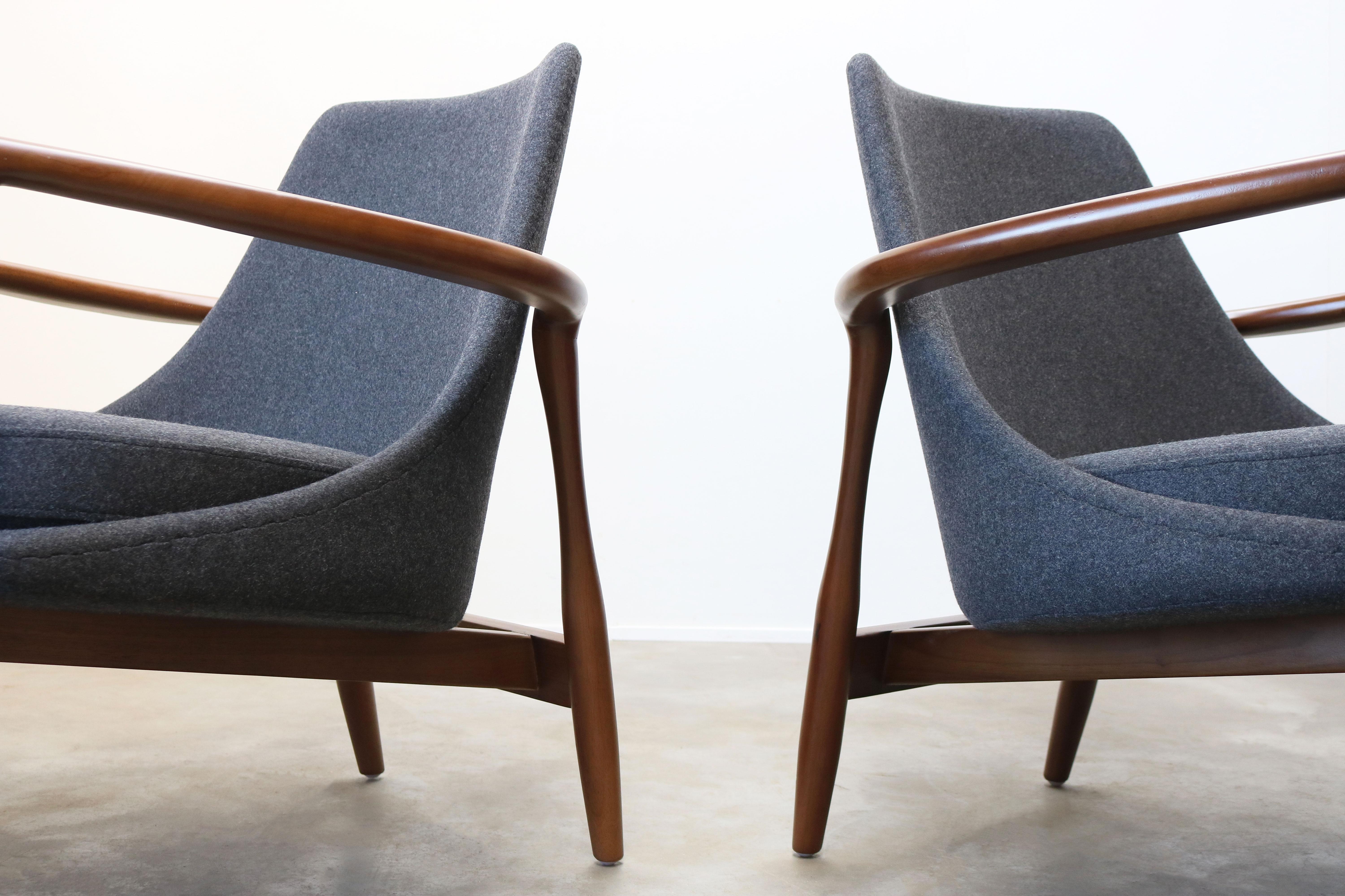1 of 2 Danish Design Style 1950 New Modern Lounge Chair Walnut Grey Cashmere In Excellent Condition In Ijzendijke, NL