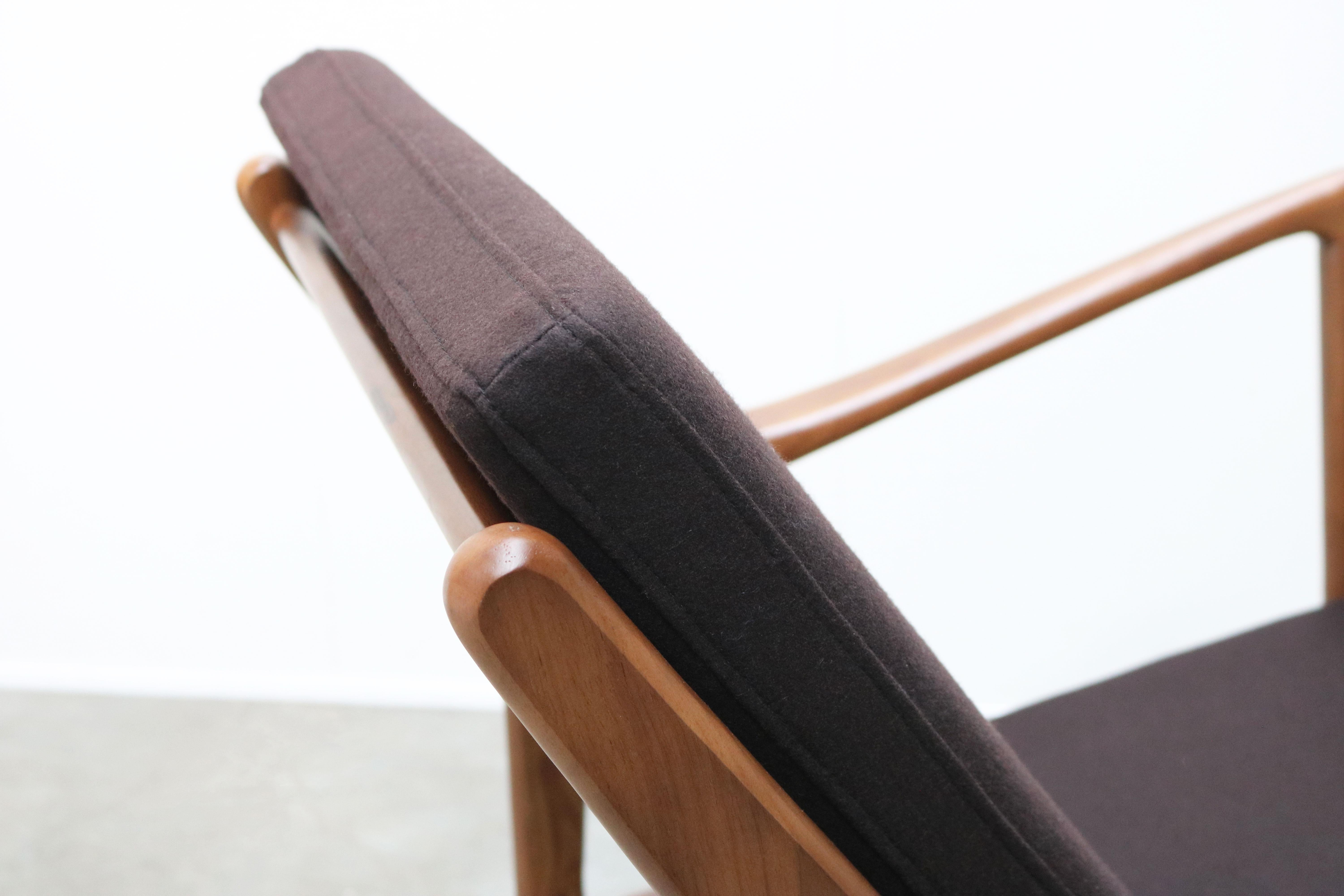 Mid-20th Century 1 of 2 Danish Design Style 1950 New Modern Rocking Chair Walnut Brown Cashmere For Sale