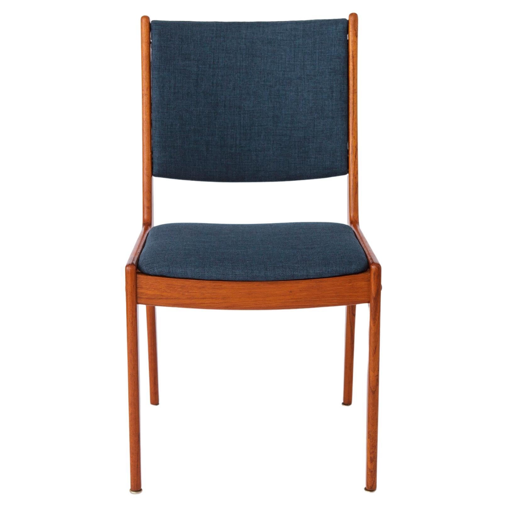 1 of 8 Danish Teak wood Chairs by Johannes Andersen Uldum Møbelfabrik 1960s