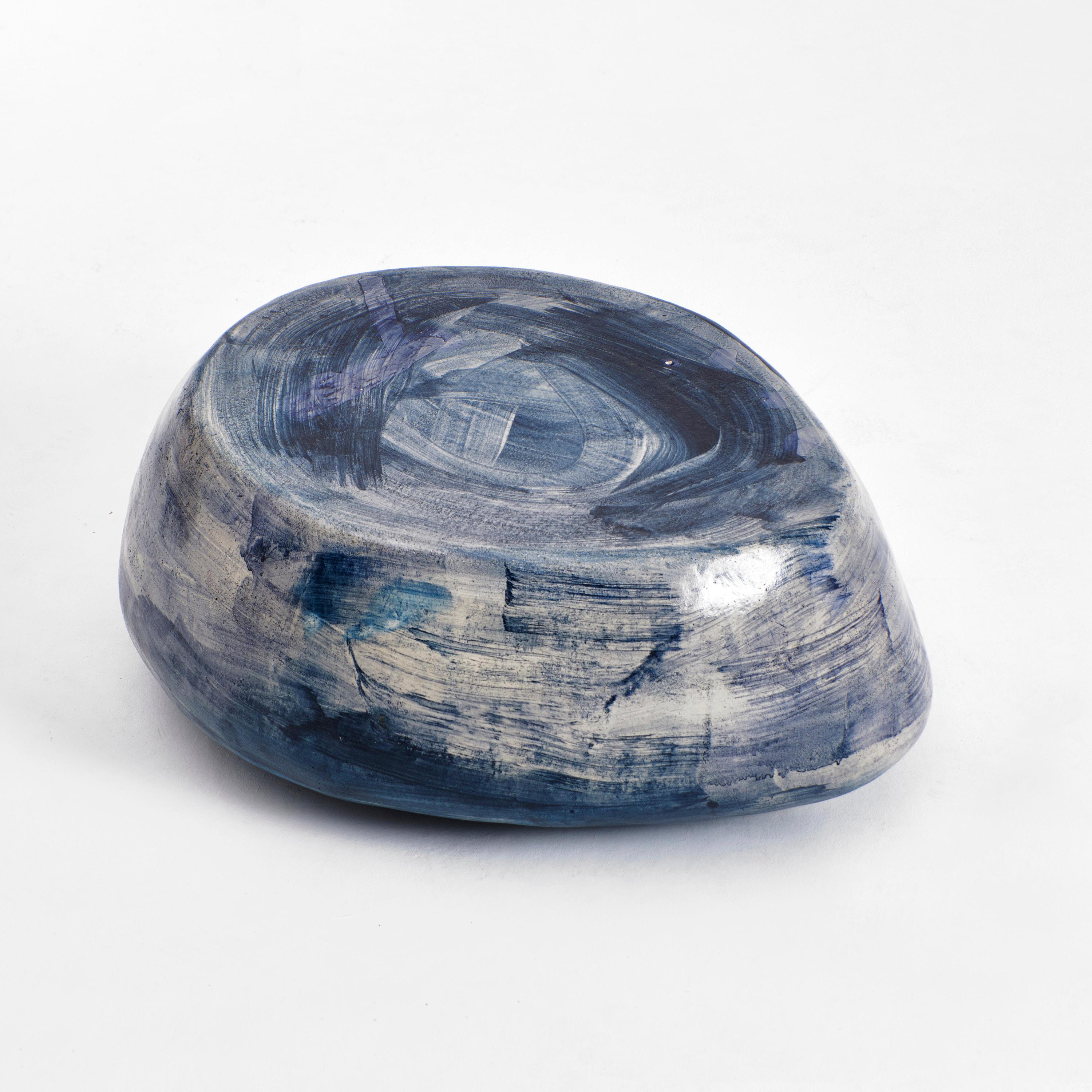 Céramique 1 de 2 Dépôt Table personnalisée pour Tamara Feldman - Table basse en céramique bleue en vente