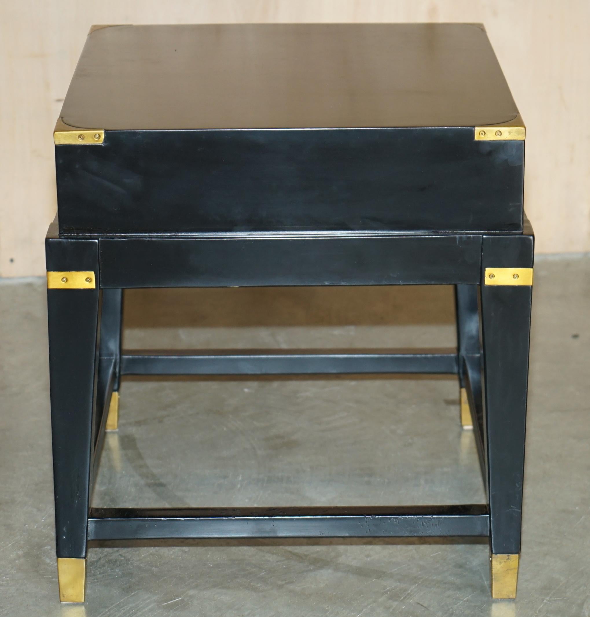 1 OF 2 EBONISED BLACK & BRASS MILITARY CAMPAIGN STYLE NIGHTSTAND SiDE END TABLE In Good Condition For Sale In West Sussex, Pulborough
