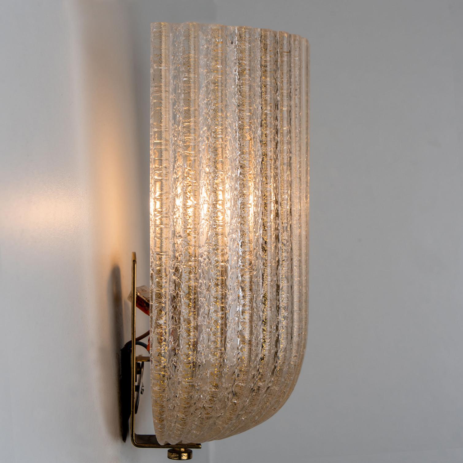 1 of 2 Fluted Murano Glass Wall Sconces Barovier, Italy, 1960s In Good Condition In Rijssen, NL
