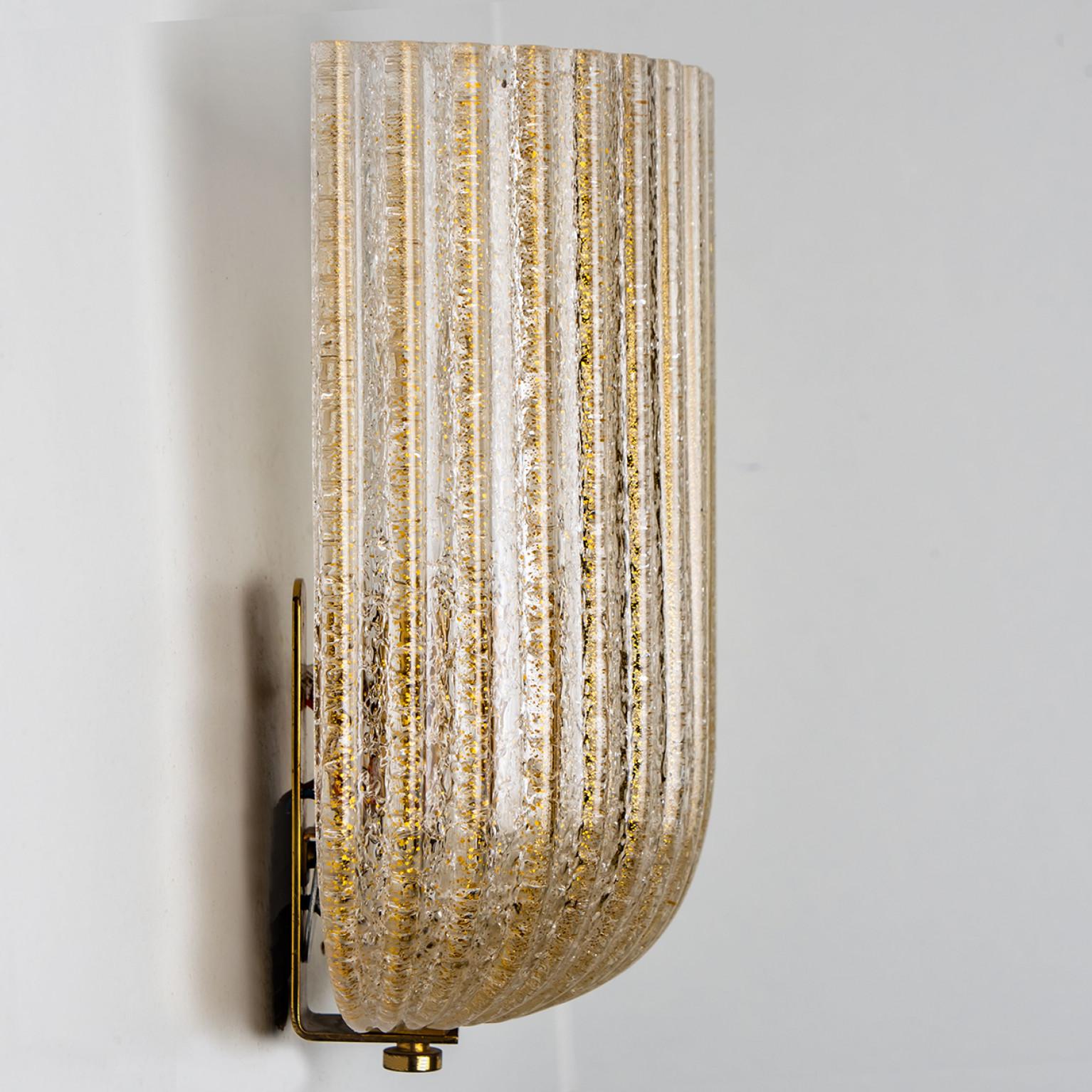 Brass 1 of 2 Fluted Murano Glass Wall Sconces Barovier, Italy, 1960s For Sale