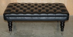 1 DI 2 PIEDI GEORGE SMITH EXTRA LARGE CHESTERFiELD IN PELLE NERA TESSUTA 1 di 2 PIEDI GEORGE SMITH EXTRA LARGE CHESTERFiELD IN PELLE NERA TESSUTA