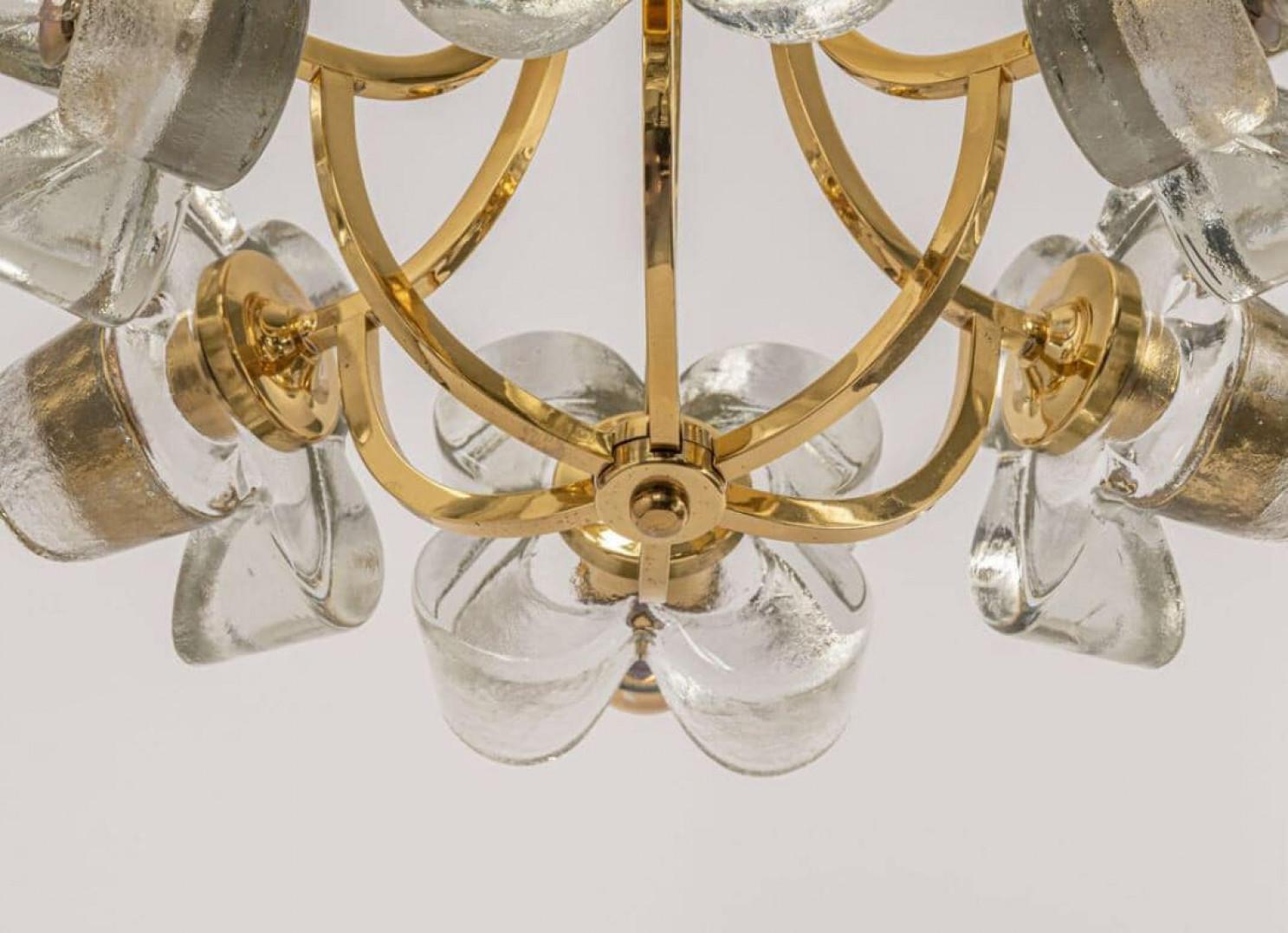 Tedesco 1 of 2 Lampadario in vetro e ottone, design modernista anni '60, stile Kalmar in vendita