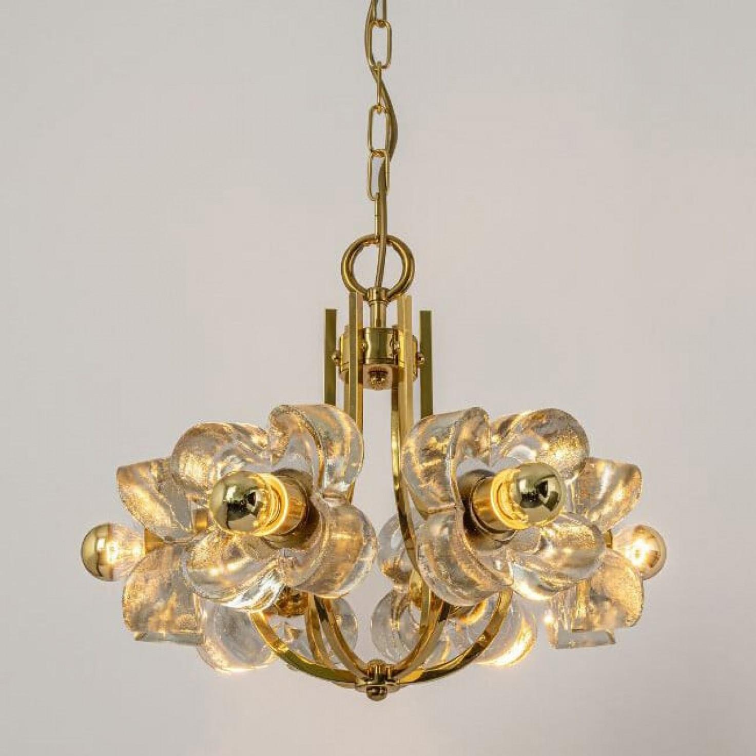 Altro 1 of 2 Lampadario in vetro e ottone, design modernista anni '60, stile Kalmar in vendita