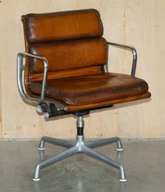 1 OF 2 HERMAN MILLER 1977 CHANEL NYC SOFT PAD HAND DYED LEATHER CAPTAINS CHAiR