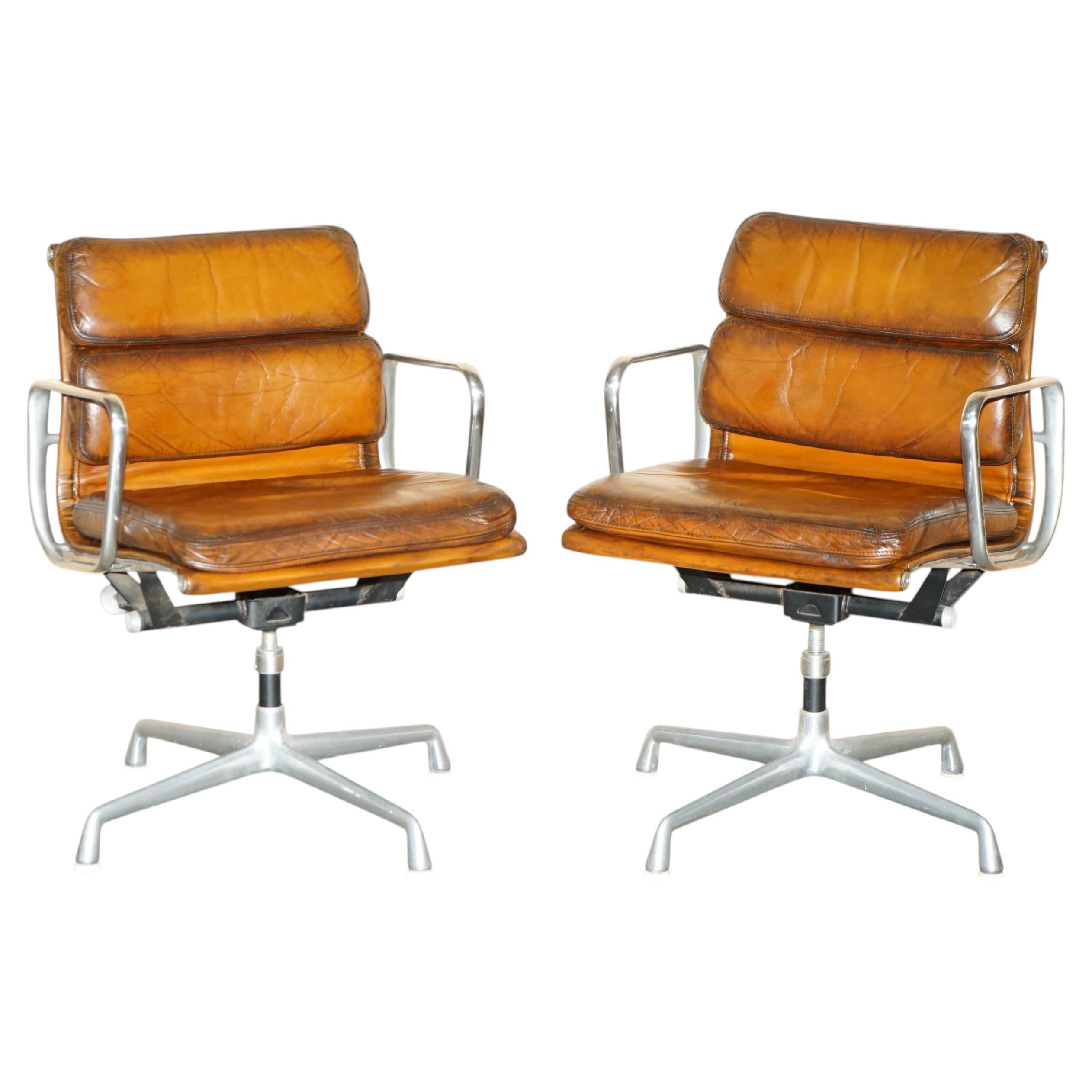 1 OF 2 HERMAN MILLER 1977 CHANEL NYC SOFT PAD HAND DYED LEATHER CAPTAINS CHAiR For Sale