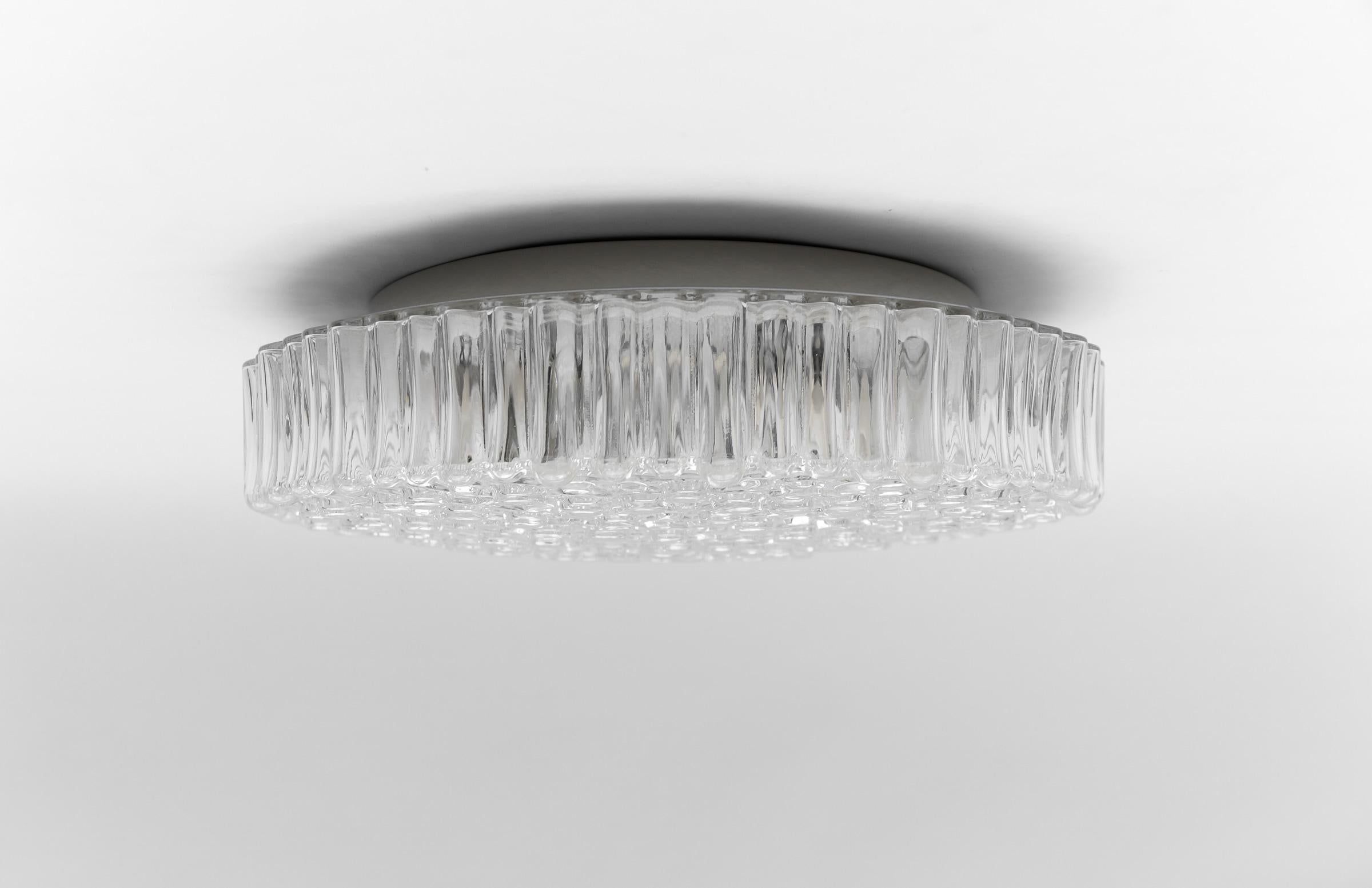 Einbaubeleuchtung aus riesigem Blasenglas von Staff Leuchten, 1960er Jahre, Deutschland, 1 von 2 im Zustand „Gut“ im Angebot in Nürnberg, Bayern