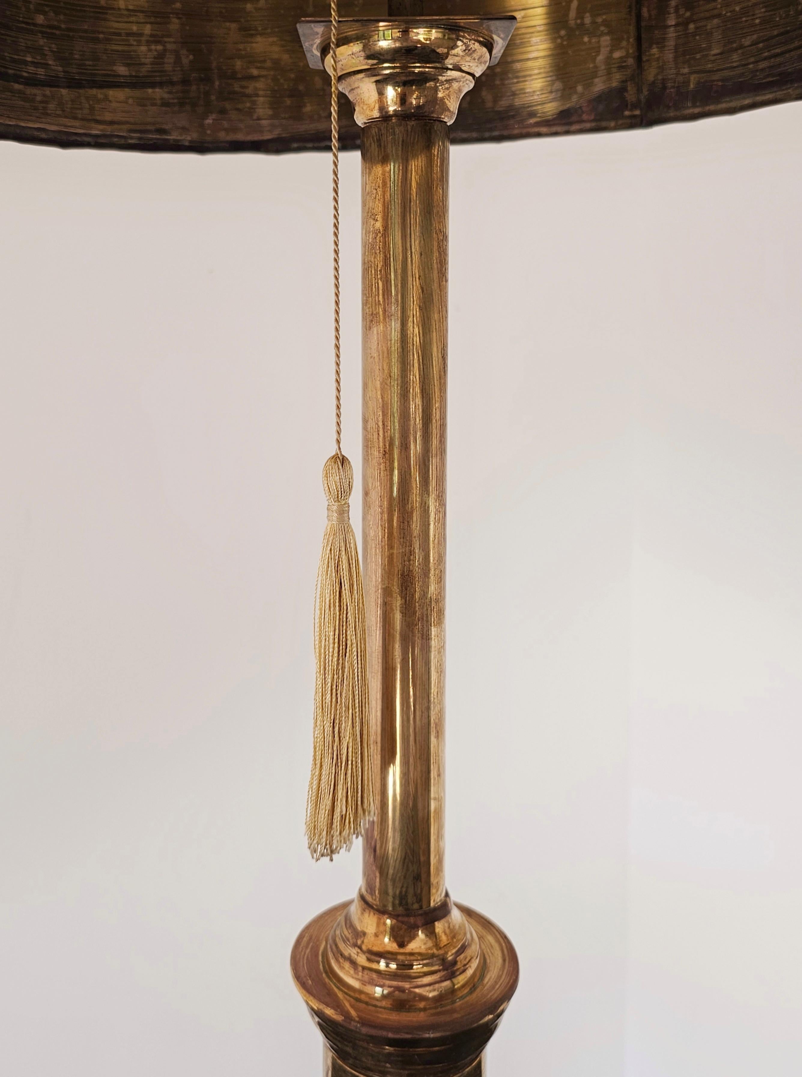 1 de 2 enormes lámparas de sobremesa de bronce de mediados de siglo, atribuidas a Maison Charles, Francia 1960 Latón en venta