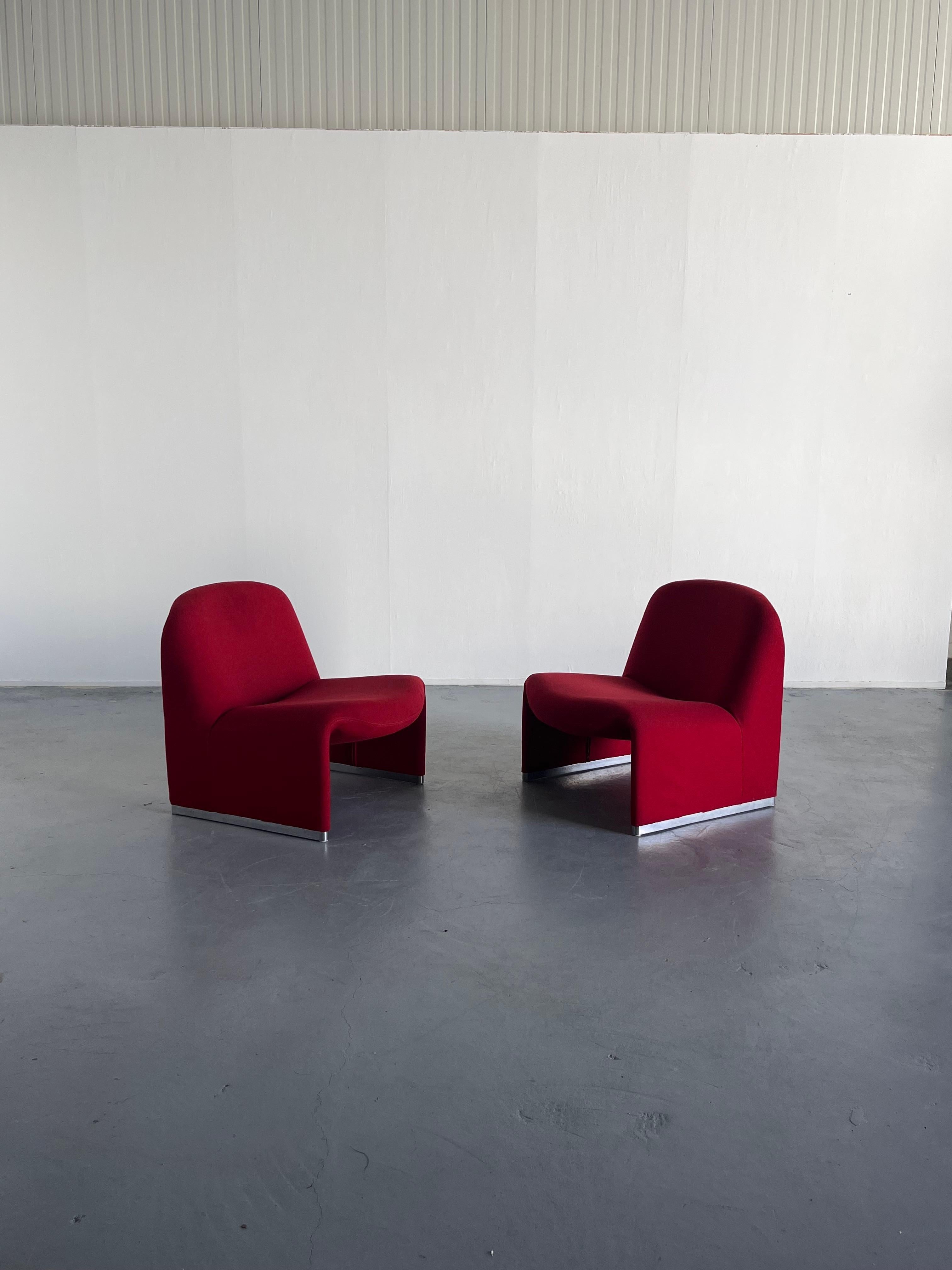 1 of 2 Iconic 'Alky' chairs by Giancarlo Piretti for Anonima Castelli, 1970s In Good Condition In Zagreb, HR