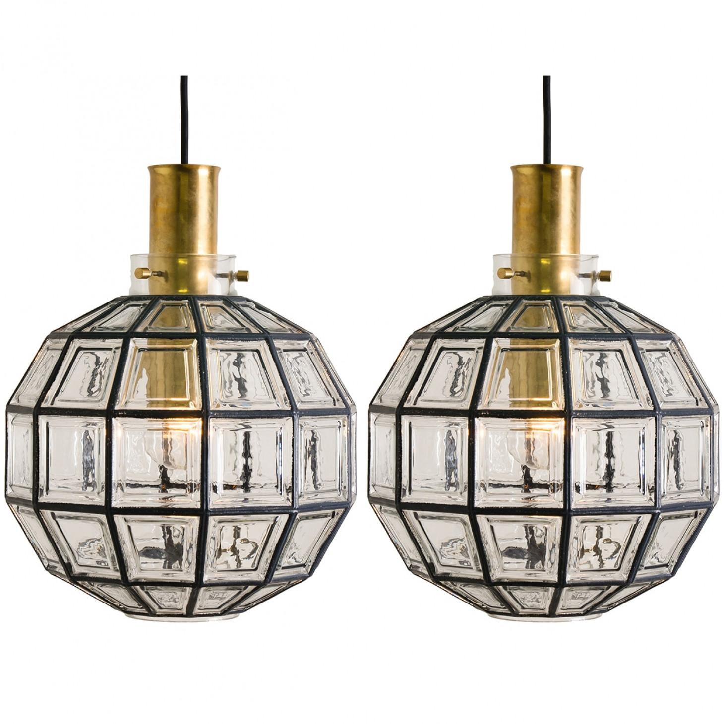 Fatto a mano 1 di 2 Lampadari in ferro e vetro a bolle, Limburg in vendita