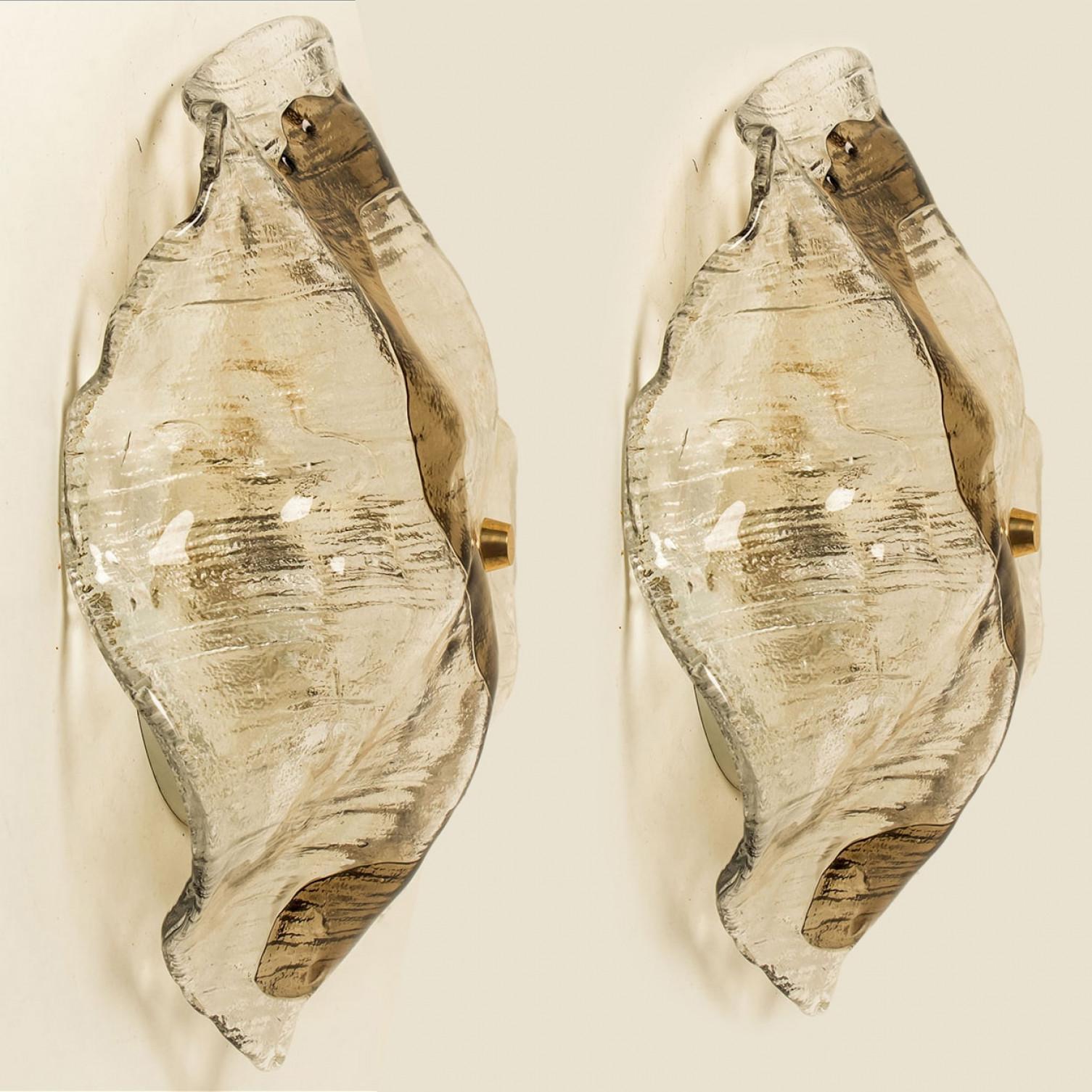 1 von 2 J.T. Kalmar Franken Wandleuchten mit bündigem Glas in Klar- und Braunglas, 1960 (Moderne der Mitte des Jahrhunderts) im Angebot