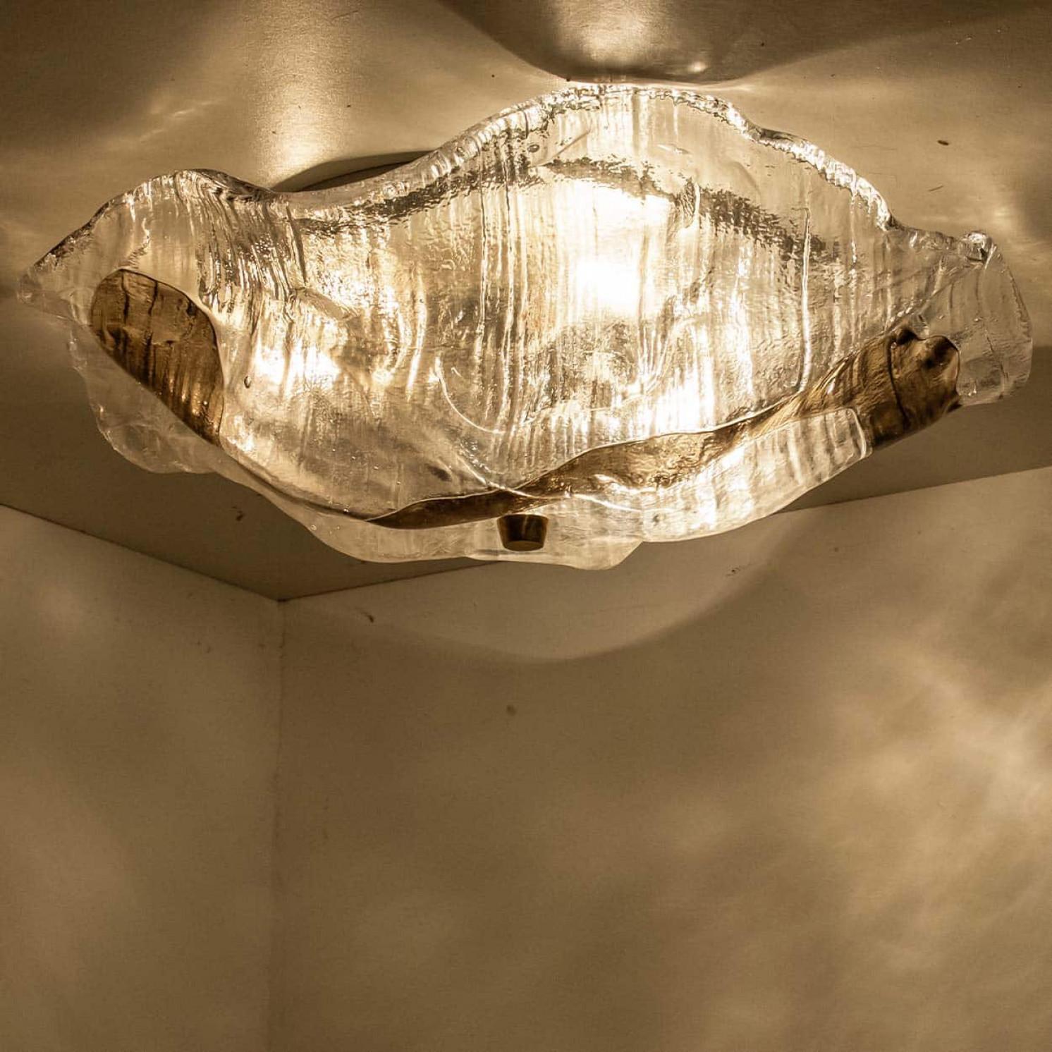 1 von 2 J.T. Kalmar Franken Wandleuchten mit bündigem Glas in Klar- und Braunglas, 1960 (Mitte des 20. Jahrhunderts) im Angebot