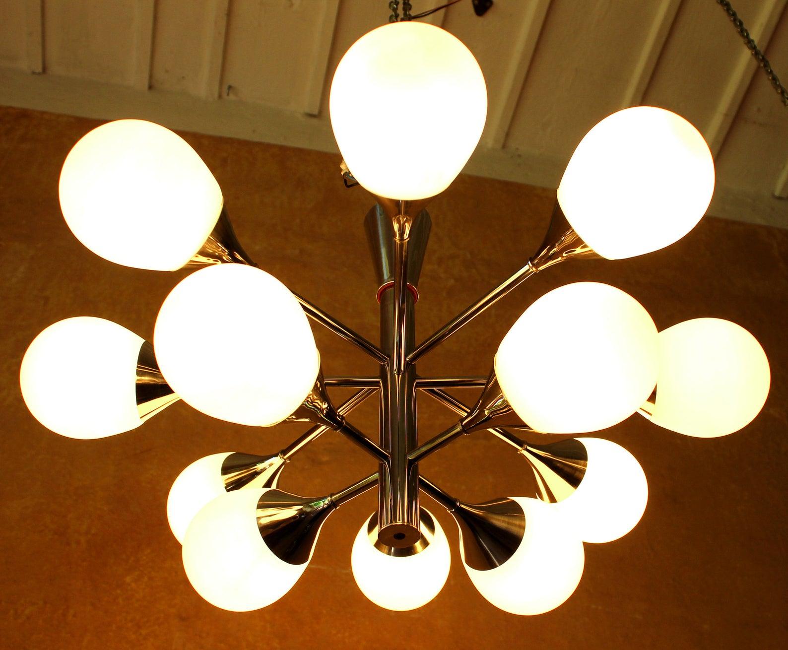 1 of 2 Kaiser Brass Chandeliers, Germany, 1970s In Good Condition For Sale In Berlin, BE