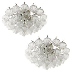 1 von 2 Kalmar 'Tulipan' Flush Mount Lights Kronleuchter, Glas Weiß Metall, 1970