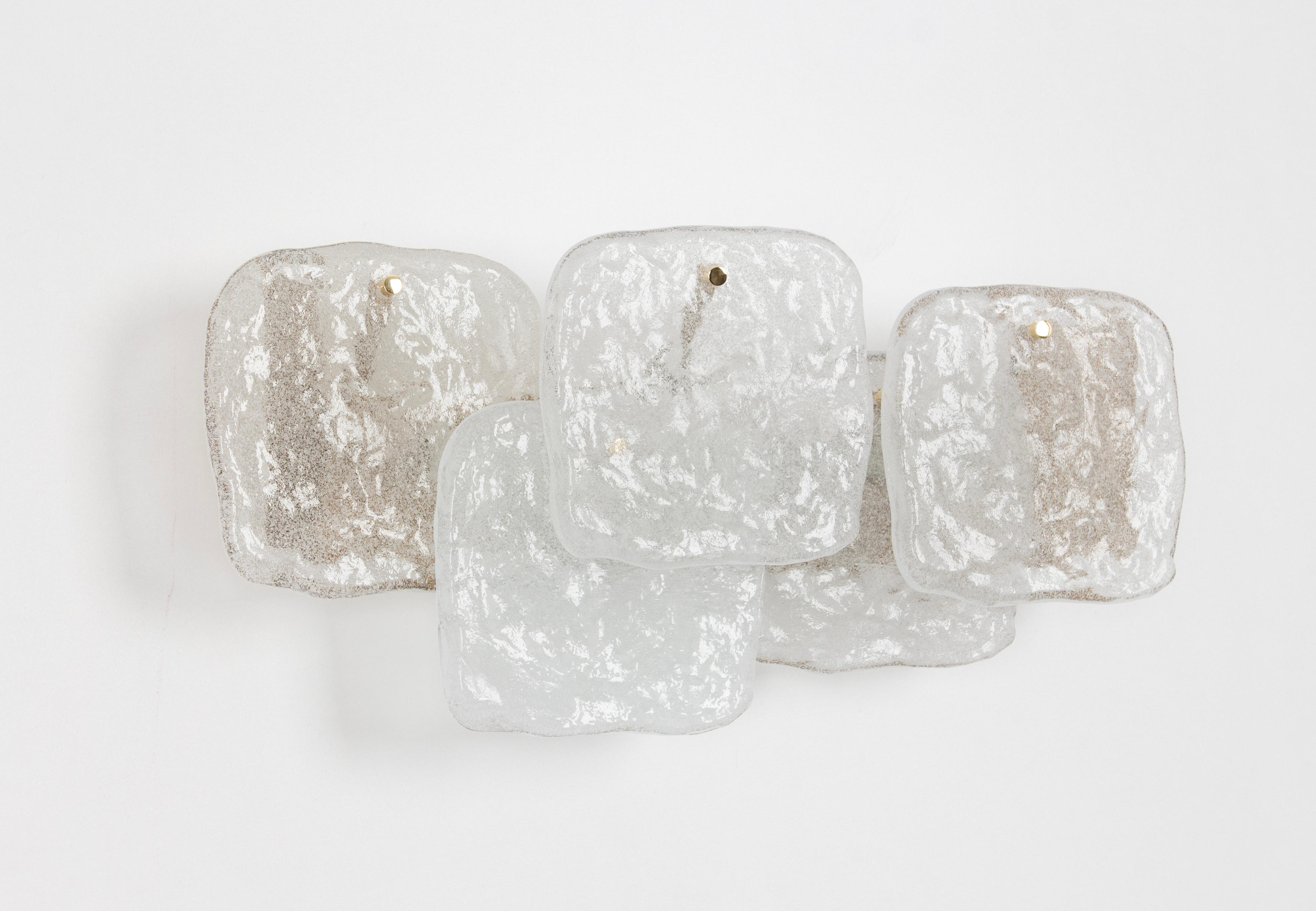 1 of 2 Large Brass Kalmar Wall Lights Murano Glass by Kalmar, Austria, 1960s In Good Condition For Sale In Aachen, NRW