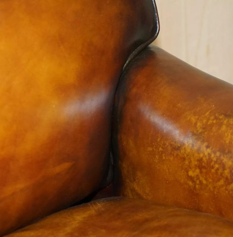 1 DE 2 GRANDS SMITH HOWARD & SON's SIGNATURE SCROLL ARM SOFA en cuir marron en vente 2