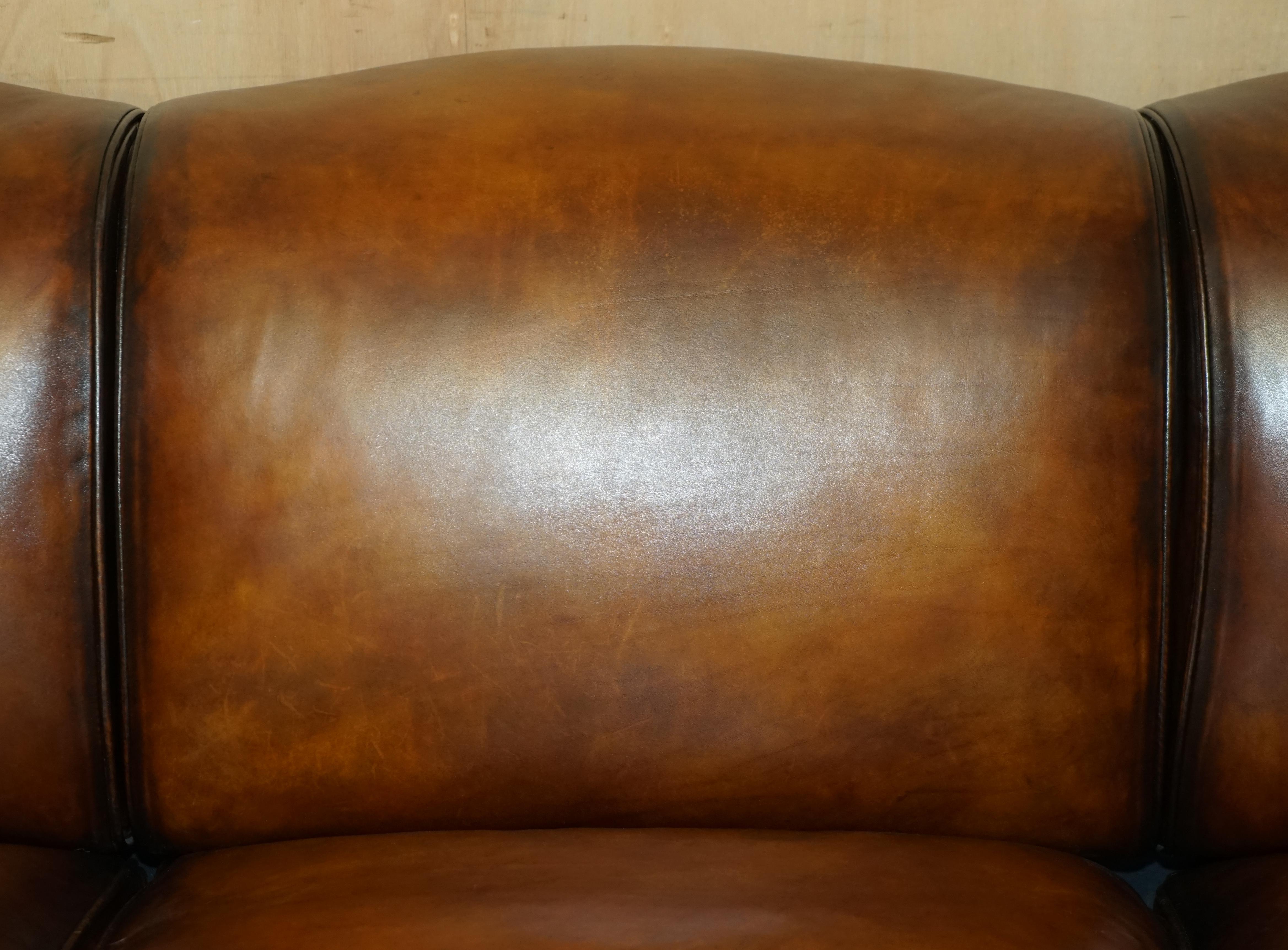 1 von 2 LARGE GEORGE SMITH HOWARD & SON's BROWN LEATHER SIGNATURE SCROLL ARM SOFA im Angebot 2
