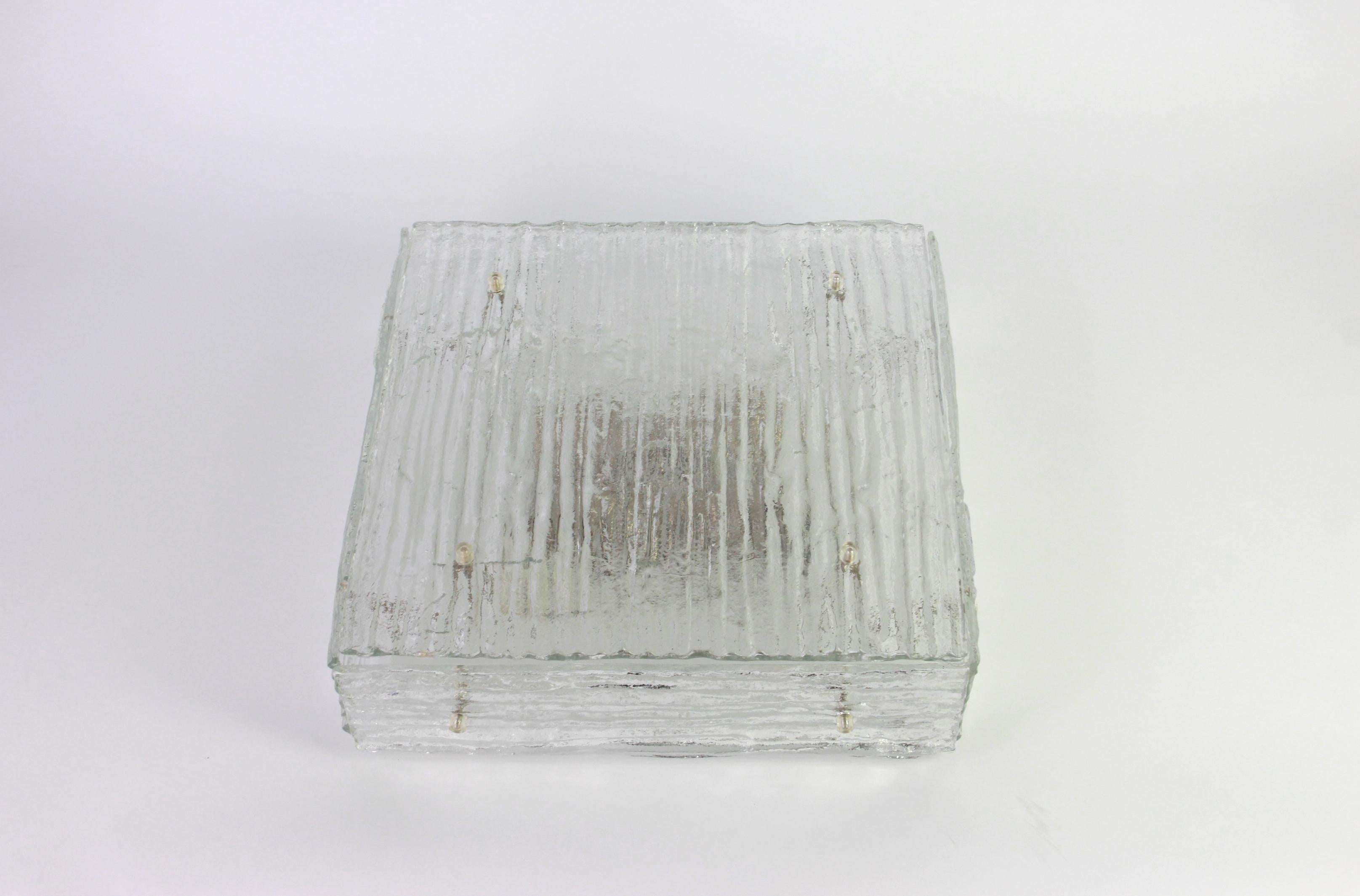 Mid-Century Modern 1 sur 2 Grande suspension en verre de Murano par Kalmar:: Autriche:: années 1960 en vente