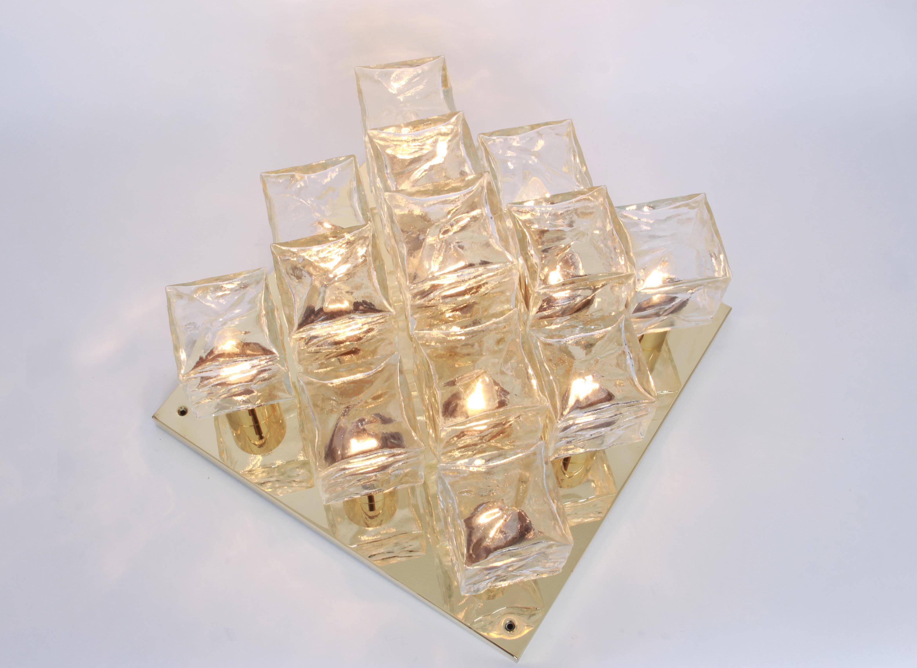 1 des 2 grands plafonniers en verre de glace de Murano par Kalmar, Autriche, années 1960 en vente 3