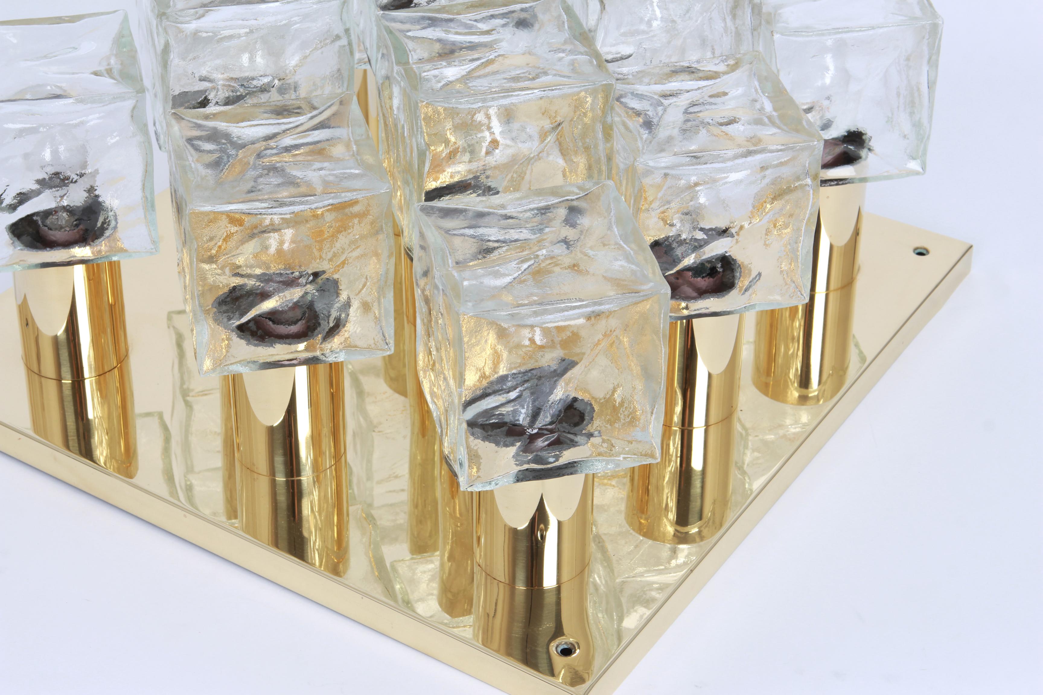 1 des 2 grands plafonniers en verre de glace de Murano par Kalmar, Autriche, années 1960 Bon état - En vente à Aachen, NRW