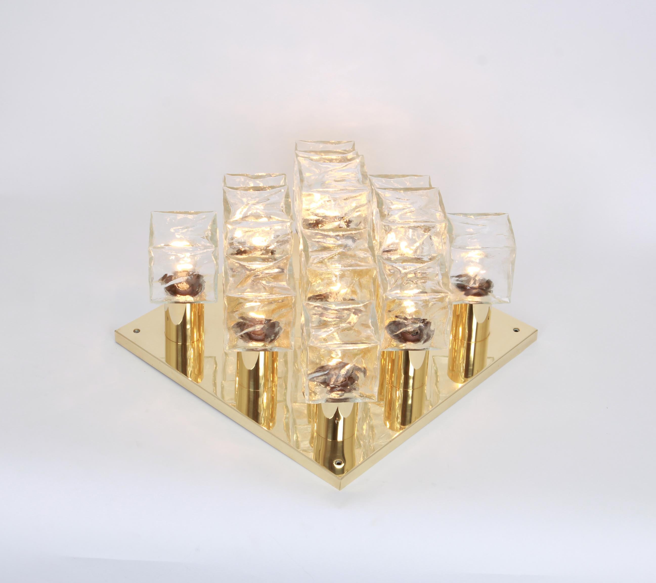 1 des 2 grands plafonniers en verre de glace de Murano par Kalmar, Autriche, années 1960 en vente 1
