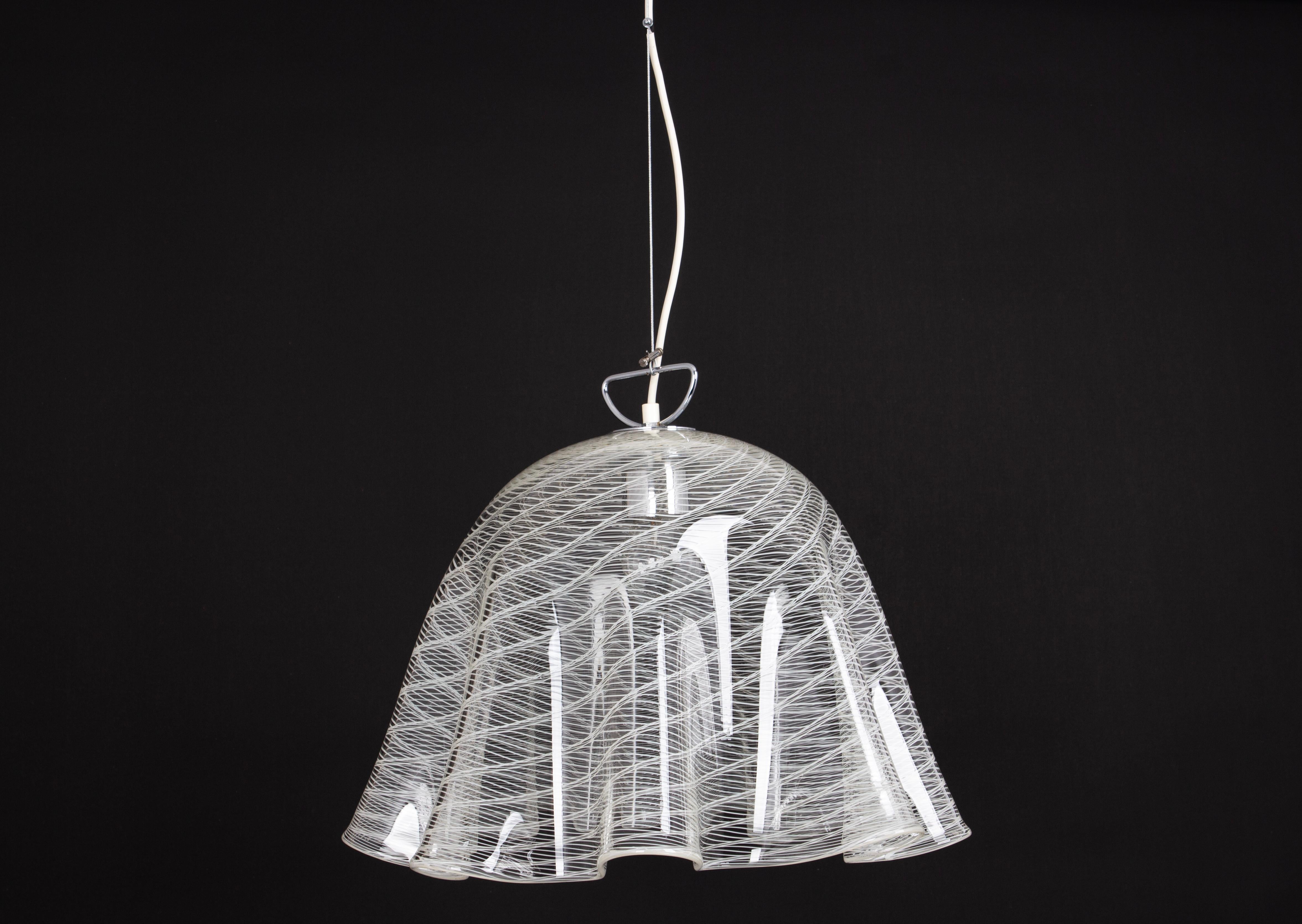 1 di 2 Grande lampada a sospensione di Kalmar-Fazzoletto, Austria, anni '70 in vendita 5