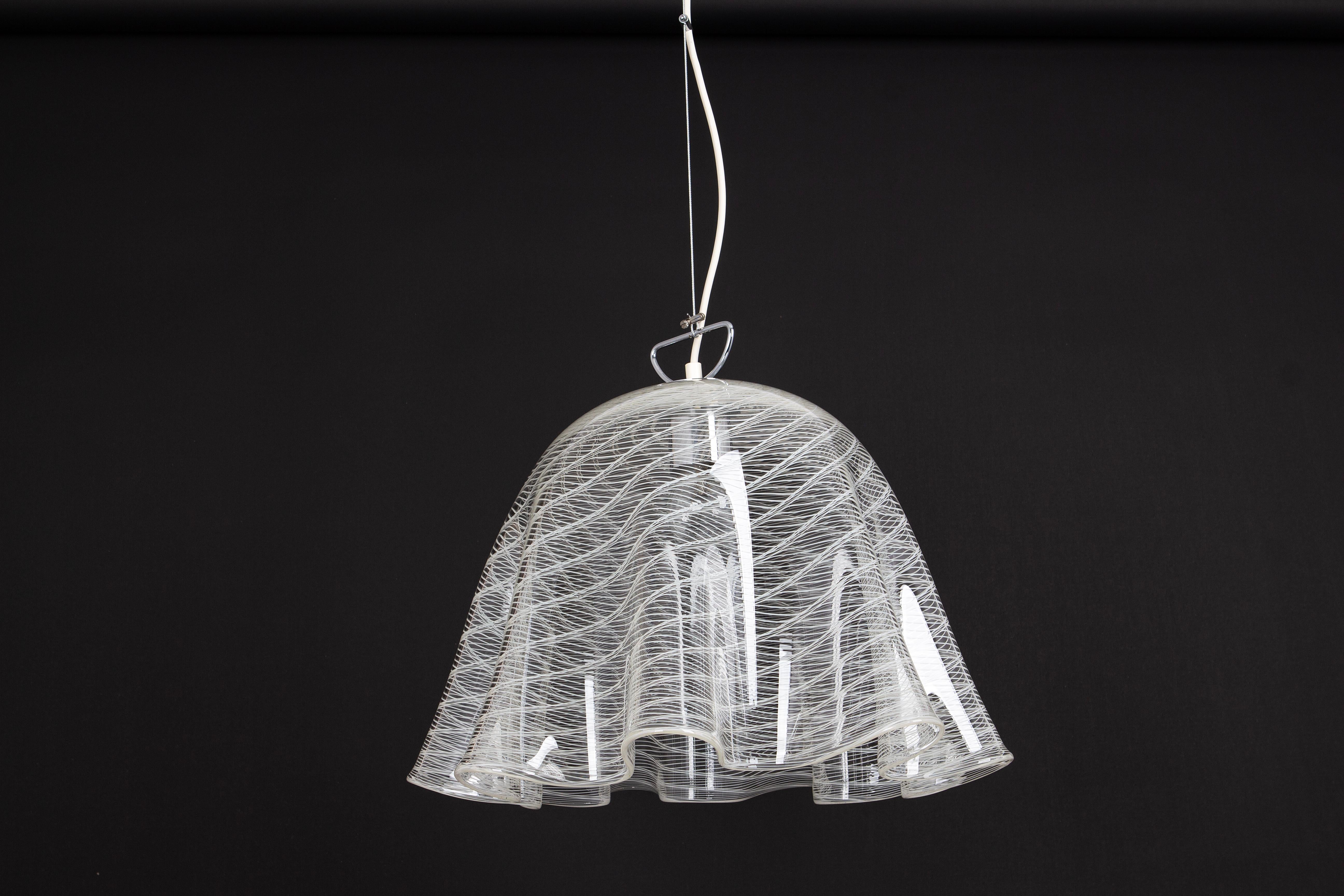 1 di 2 Grande lampada a sospensione di Kalmar-Fazzoletto, Austria, anni '70 in vendita 7