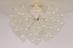 1 des 3 grands lustres ou lustres encastrés en verre tulipan de Kalmar, Autriche, années 1960