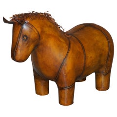 1 DE 2 LIBERTYS LONDON OMERSA STYLE HORSE PONY FOOTSTOOLS OTTOMANS en cuir marron