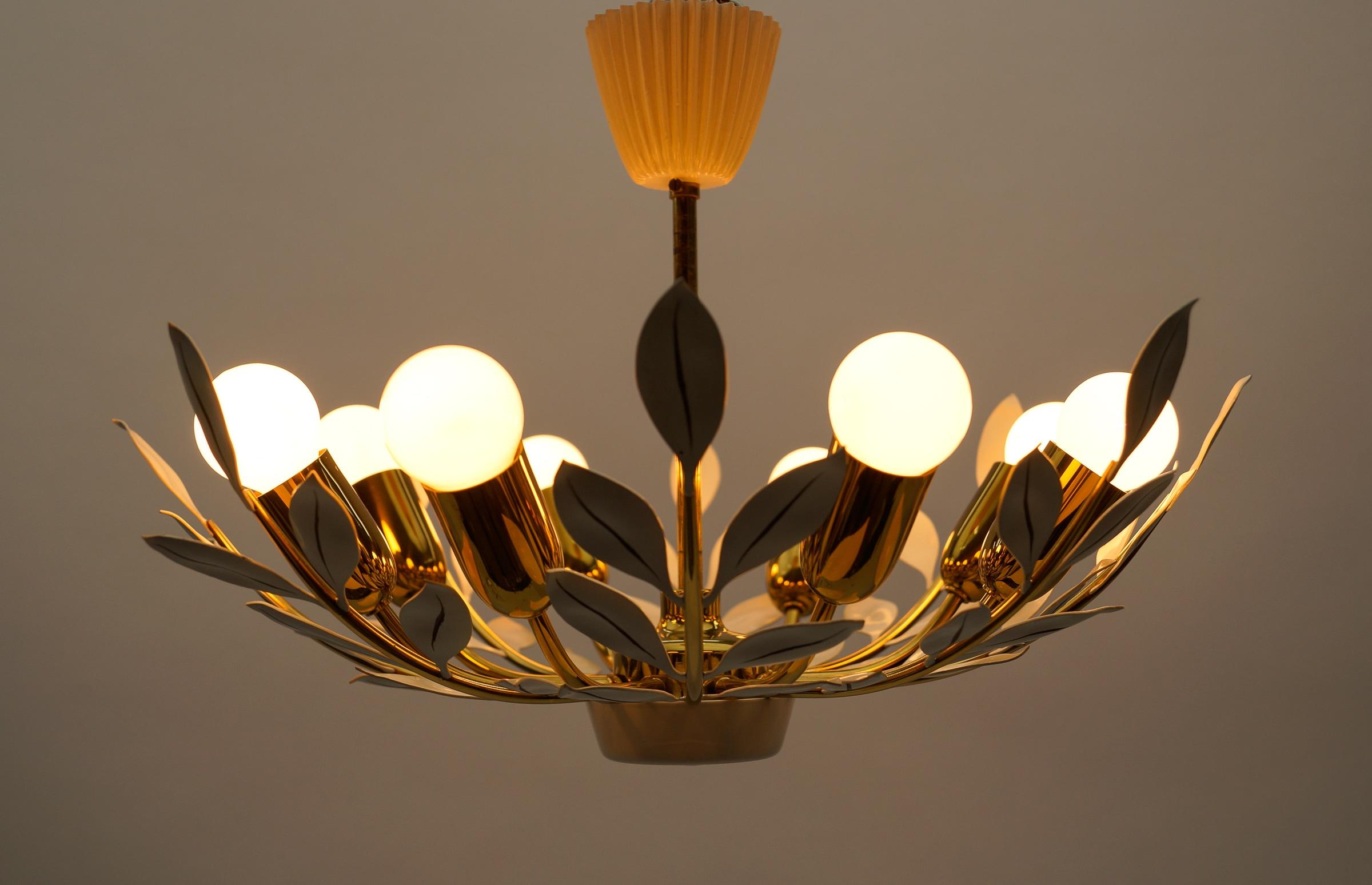 1. von 2 Lovely Ceiling Lamp von Vereinigte Werkstätten München, 1950er Jahre Deutschland   im Zustand „Gut“ im Angebot in Nürnberg, Bayern