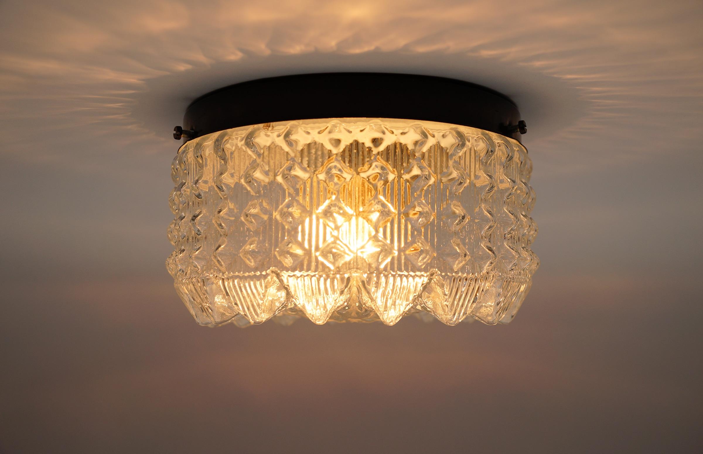 1. de 2 Preciosa Lámpara de Pared o Empotrable de Cristal Corona, Años 60 Alemania en venta 2