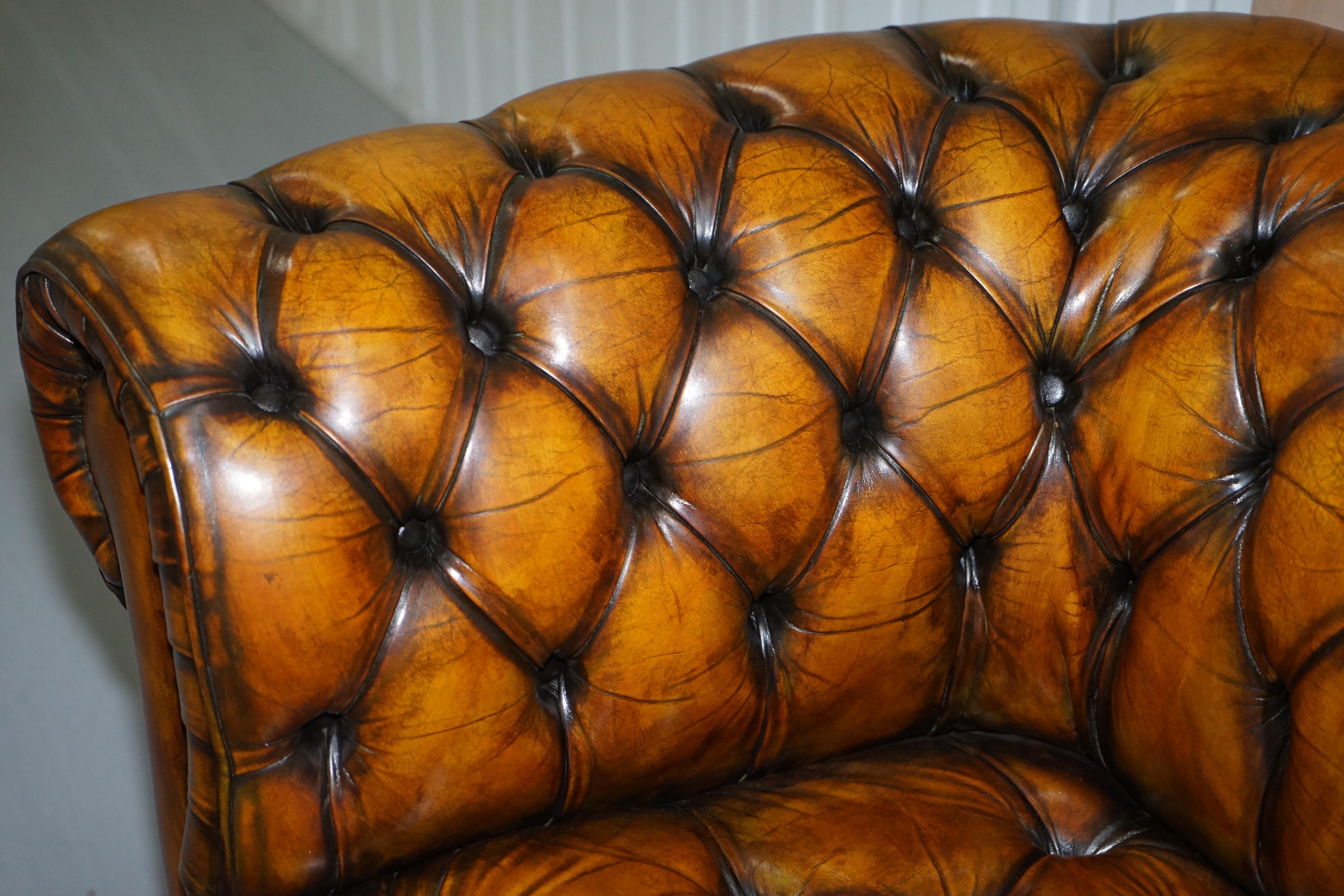 1 of 2 Lovely Hand Dyed Restored Whisky Brown Pleated Leather Chesterfield Sofa In Good Condition In West Sussex, Pulborough