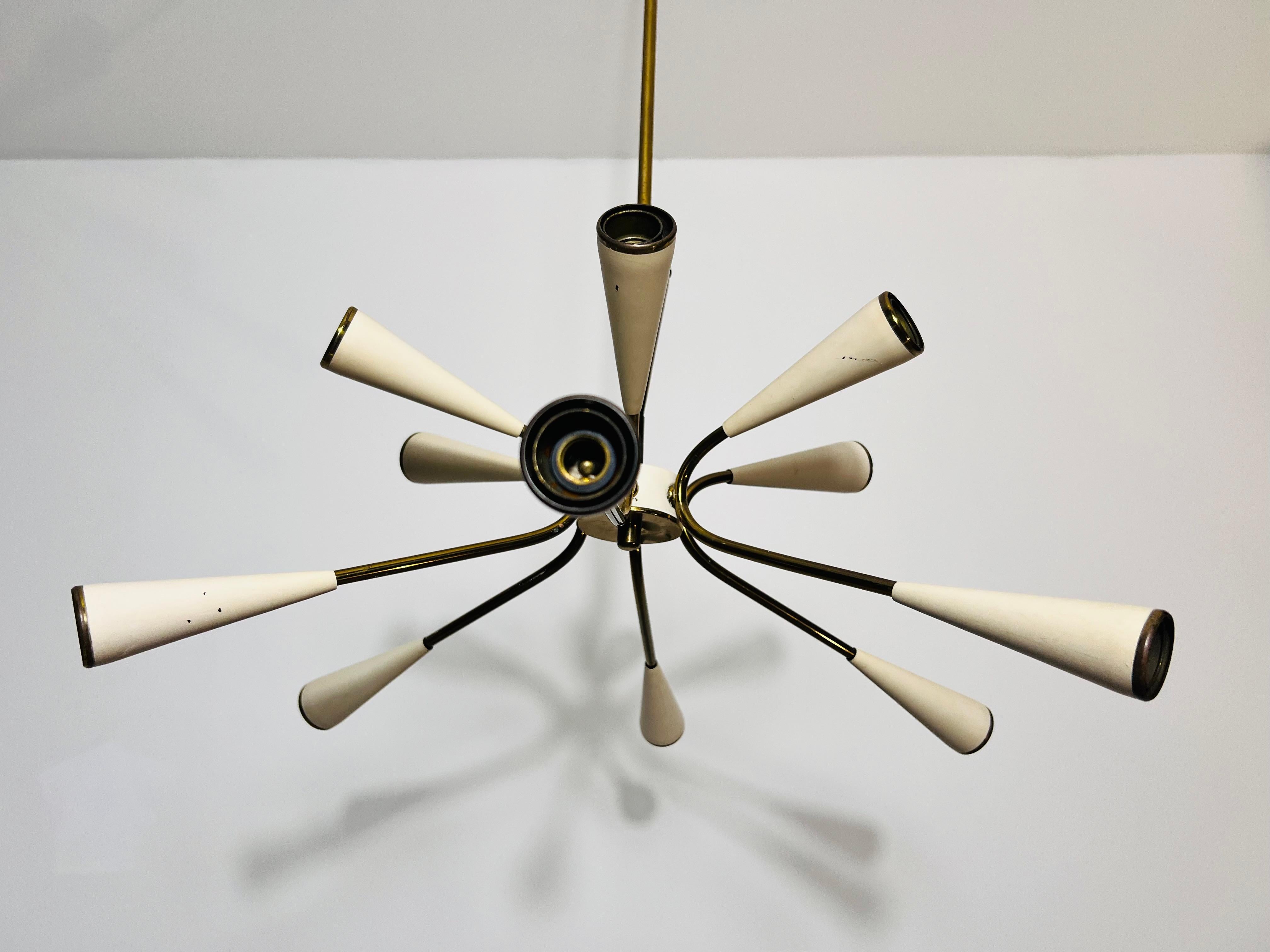 1 of 2 Lampadario Sputnik a 12 bracci in ottone di metà secolo, anni '50, Italia in vendita 3