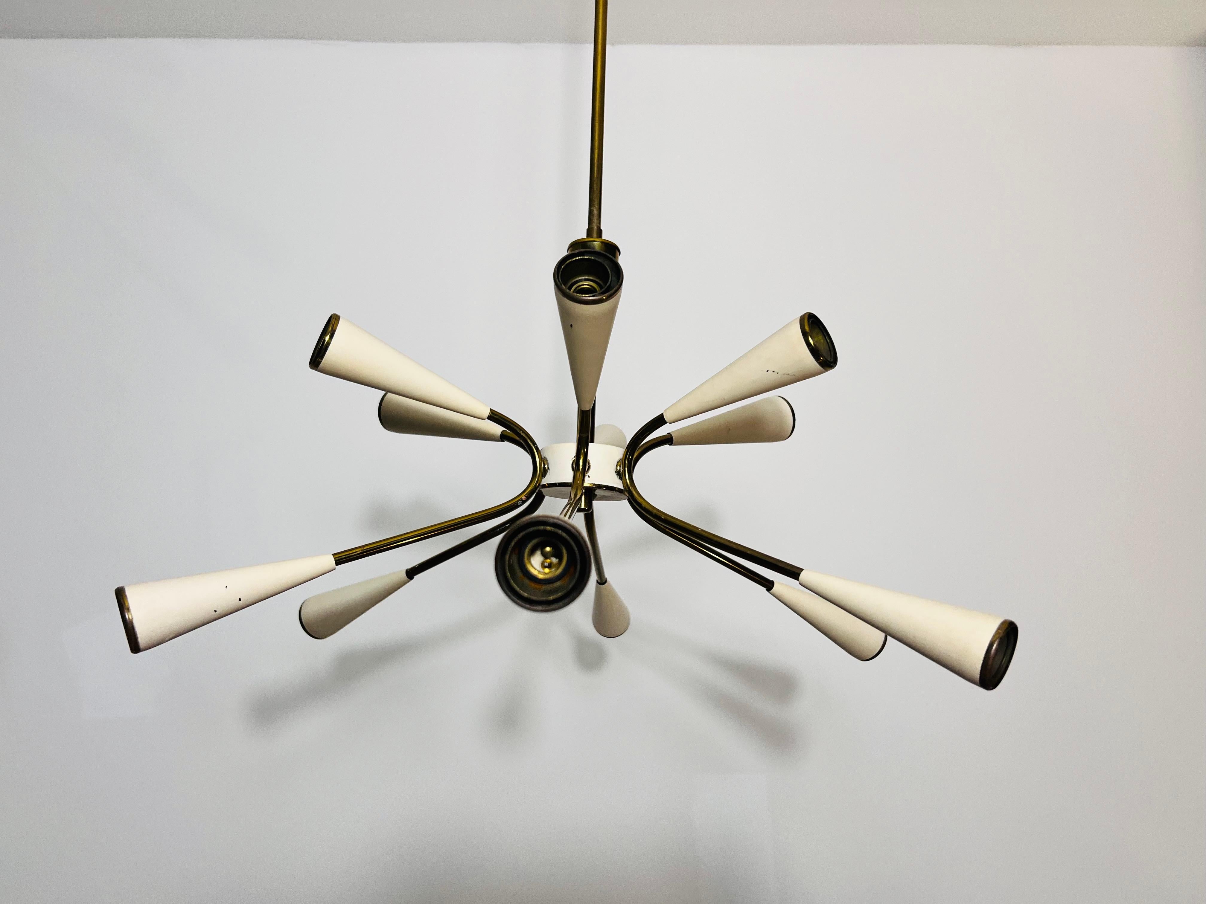 1 of 2 Lampadario Sputnik a 12 bracci in ottone di metà secolo, anni '50, Italia in vendita 4