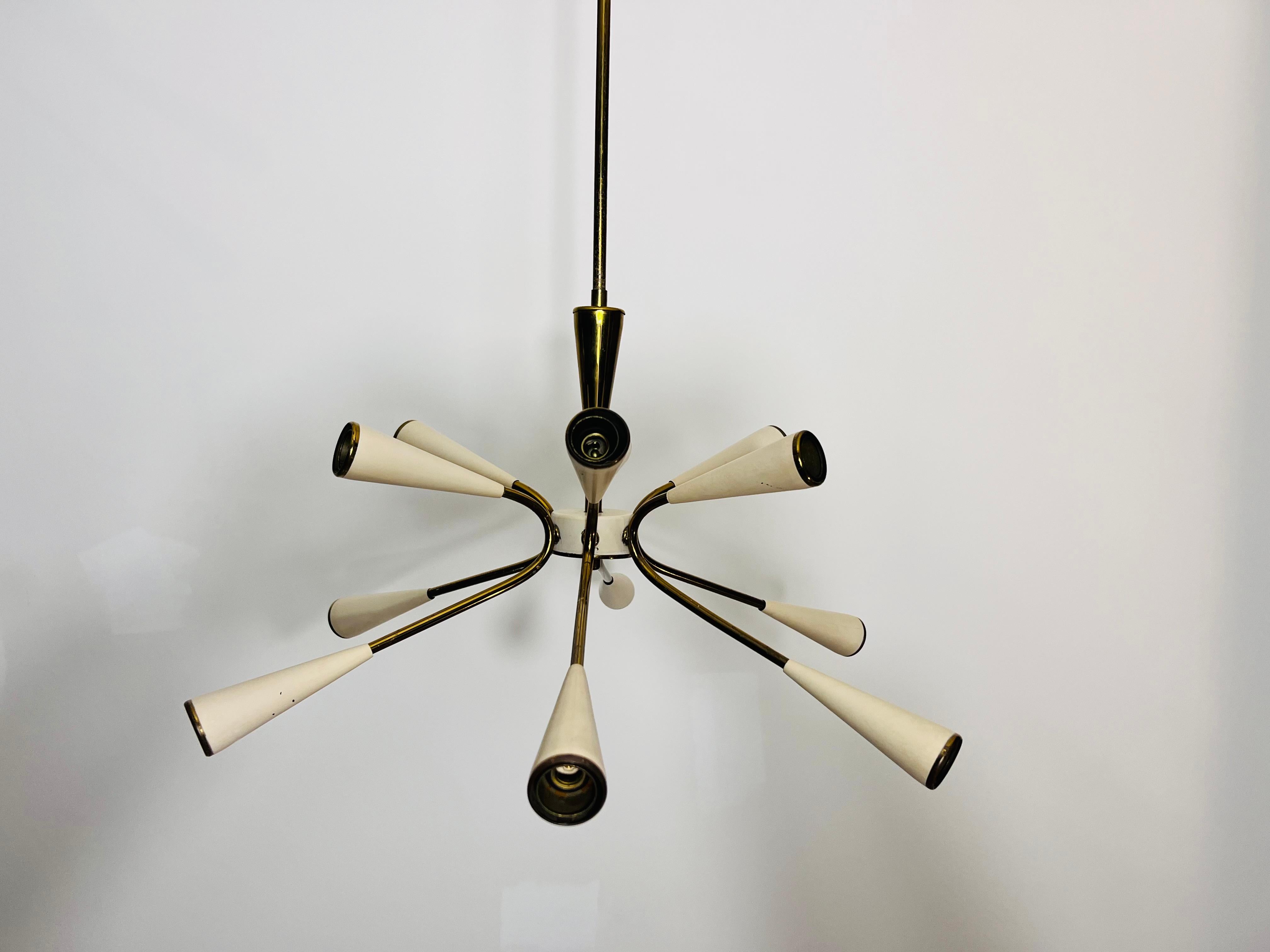 1 of 2 Lampadario Sputnik a 12 bracci in ottone di metà secolo, anni '50, Italia in vendita 5