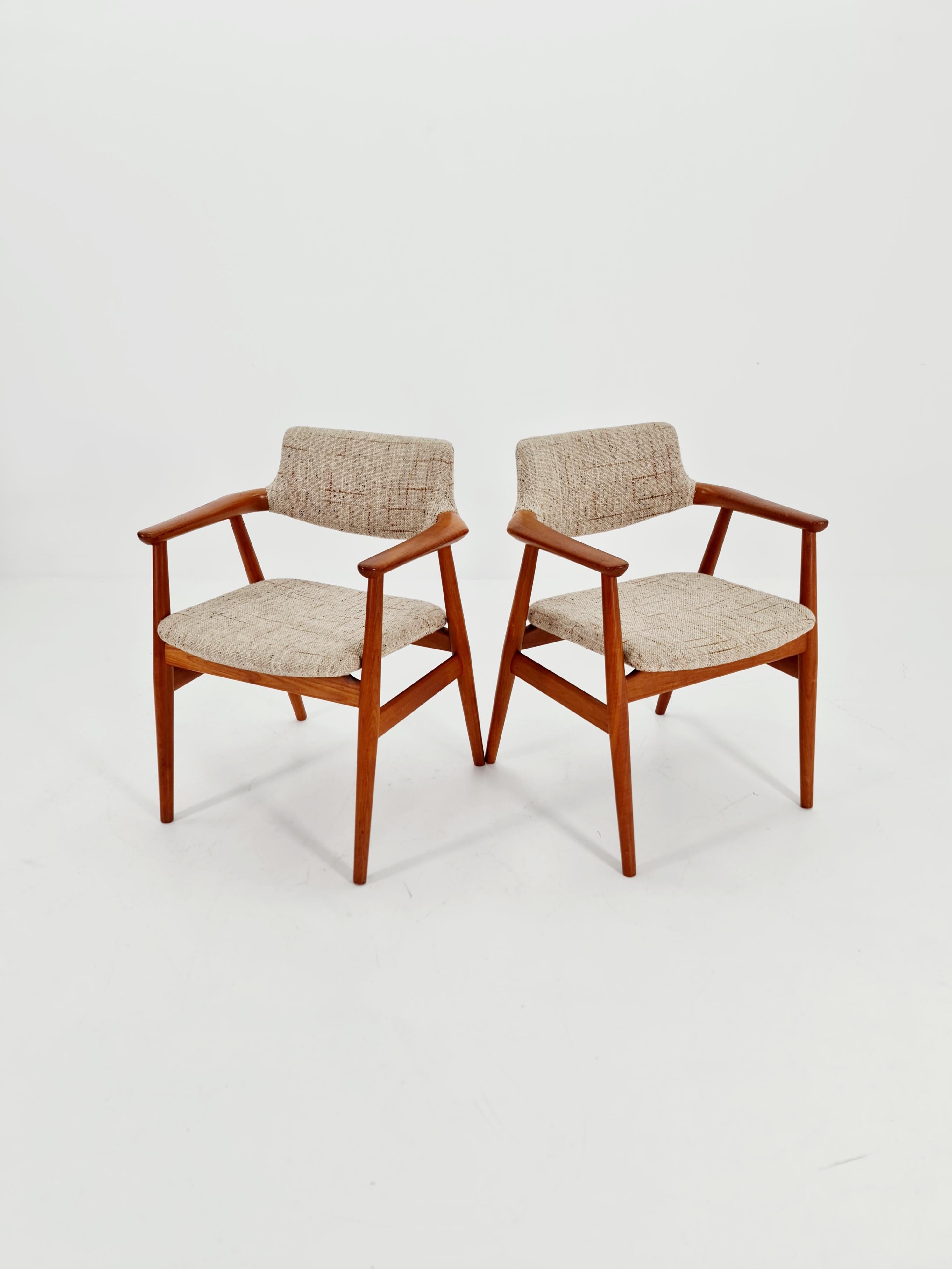 1 de 2 Silla con brazo danesa de mediados de siglo de Svend Age Eriksen para Glostrup Moderno de mediados de siglo en venta