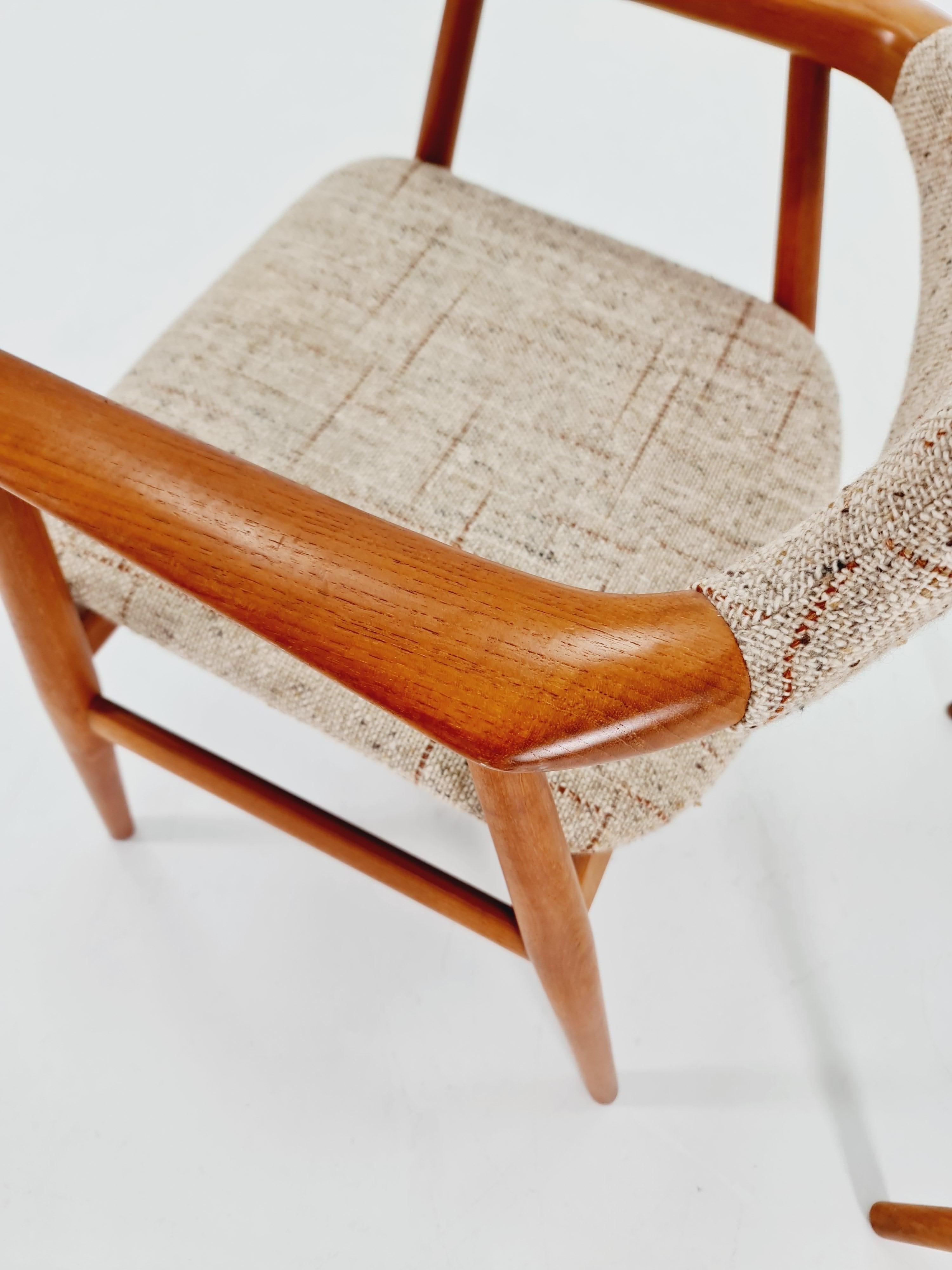 1 de 2 Silla con brazo danesa de mediados de siglo de Svend Age Eriksen para Glostrup Cuero en venta