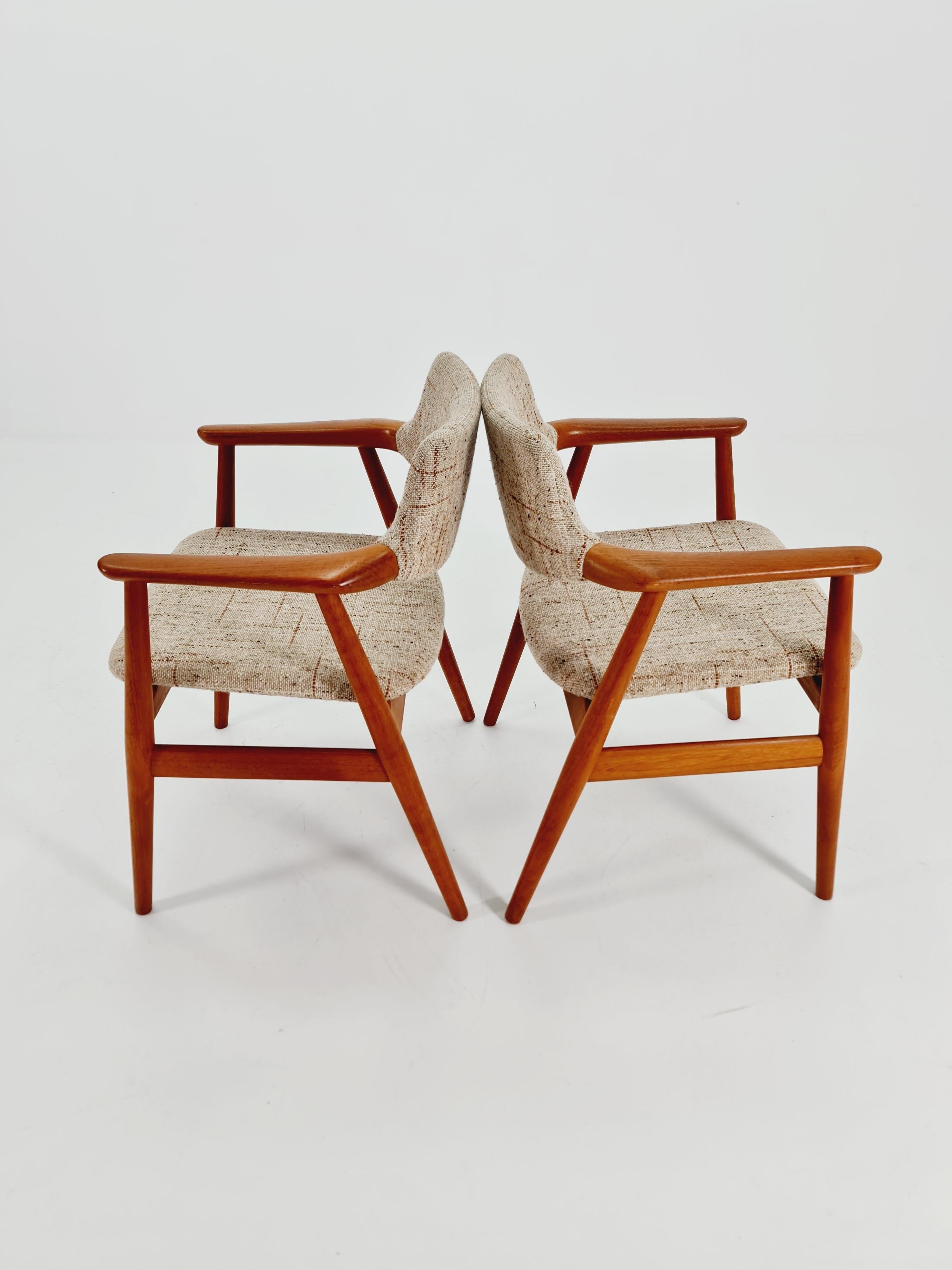 1 de 2 Silla con brazo danesa de mediados de siglo de Svend Age Eriksen para Glostrup en venta 2