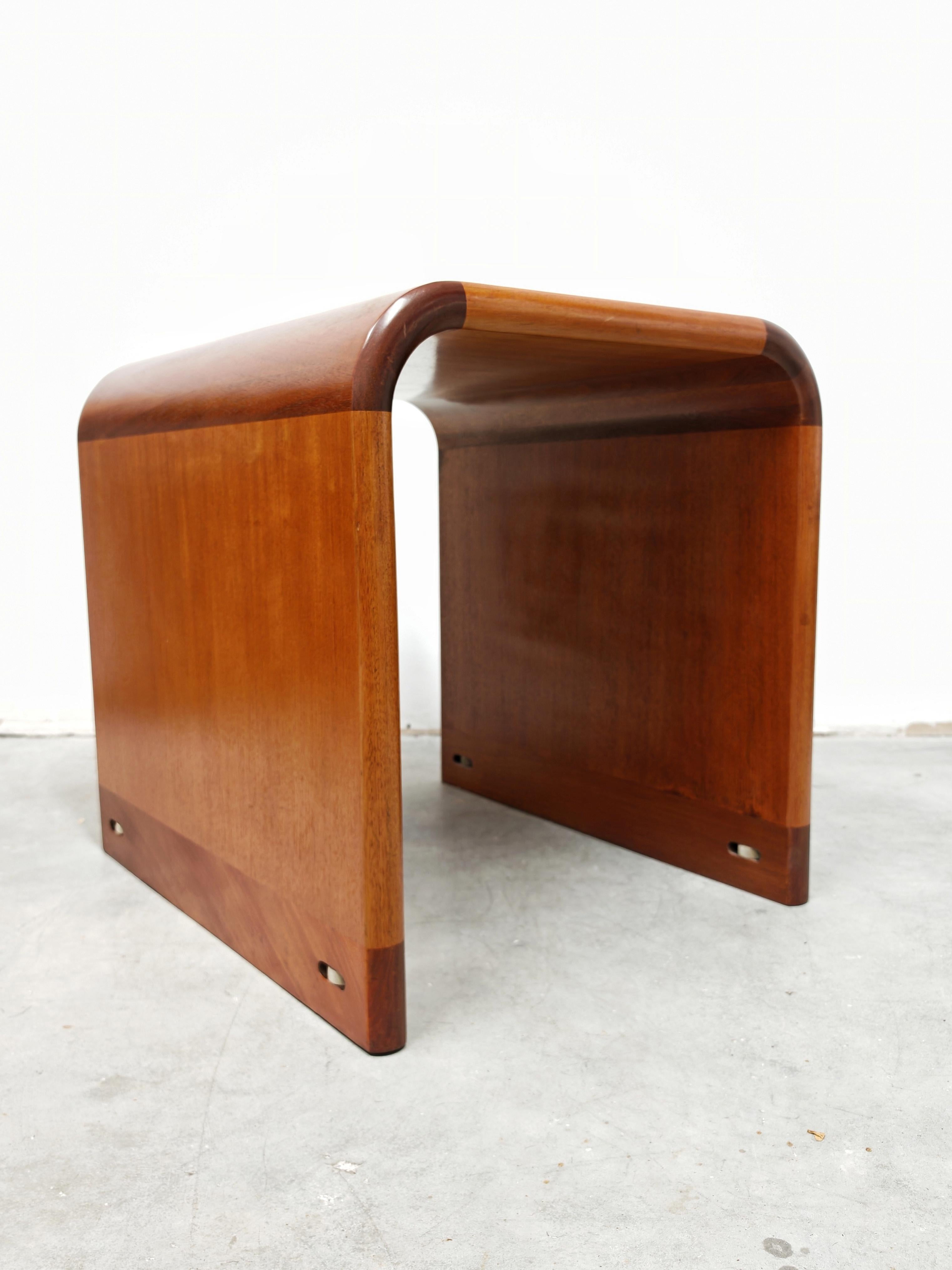 1 des 2 tables d'appoint ou tables de chevet modernes du milieu du siècle par Magnus Olesen, années 1960 en vente 1