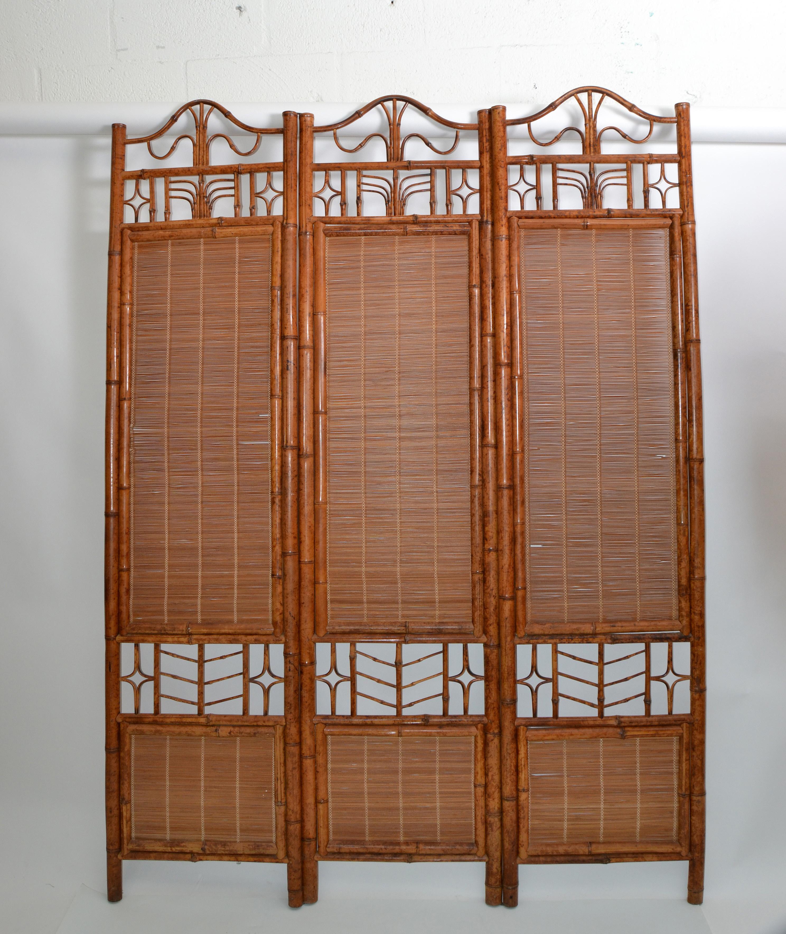 One Mid-Century Modern Tall Solid Bamboo Wood Room Divider Screen Partition For Sale 5