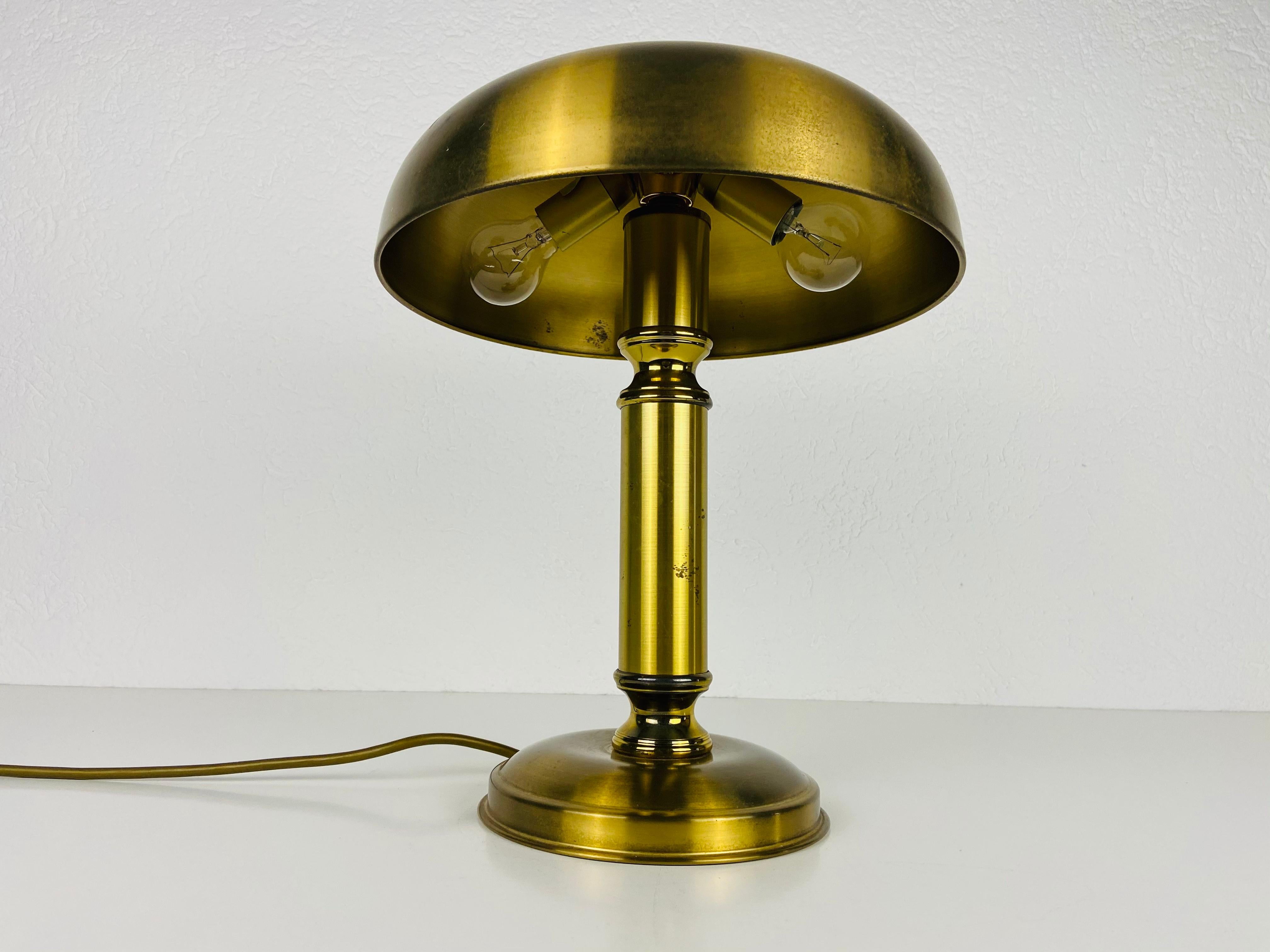 1 des 2 lampes de bureau en laiton complètes du milieu du siècle dernier, années 1960, Allemagne en vente 2