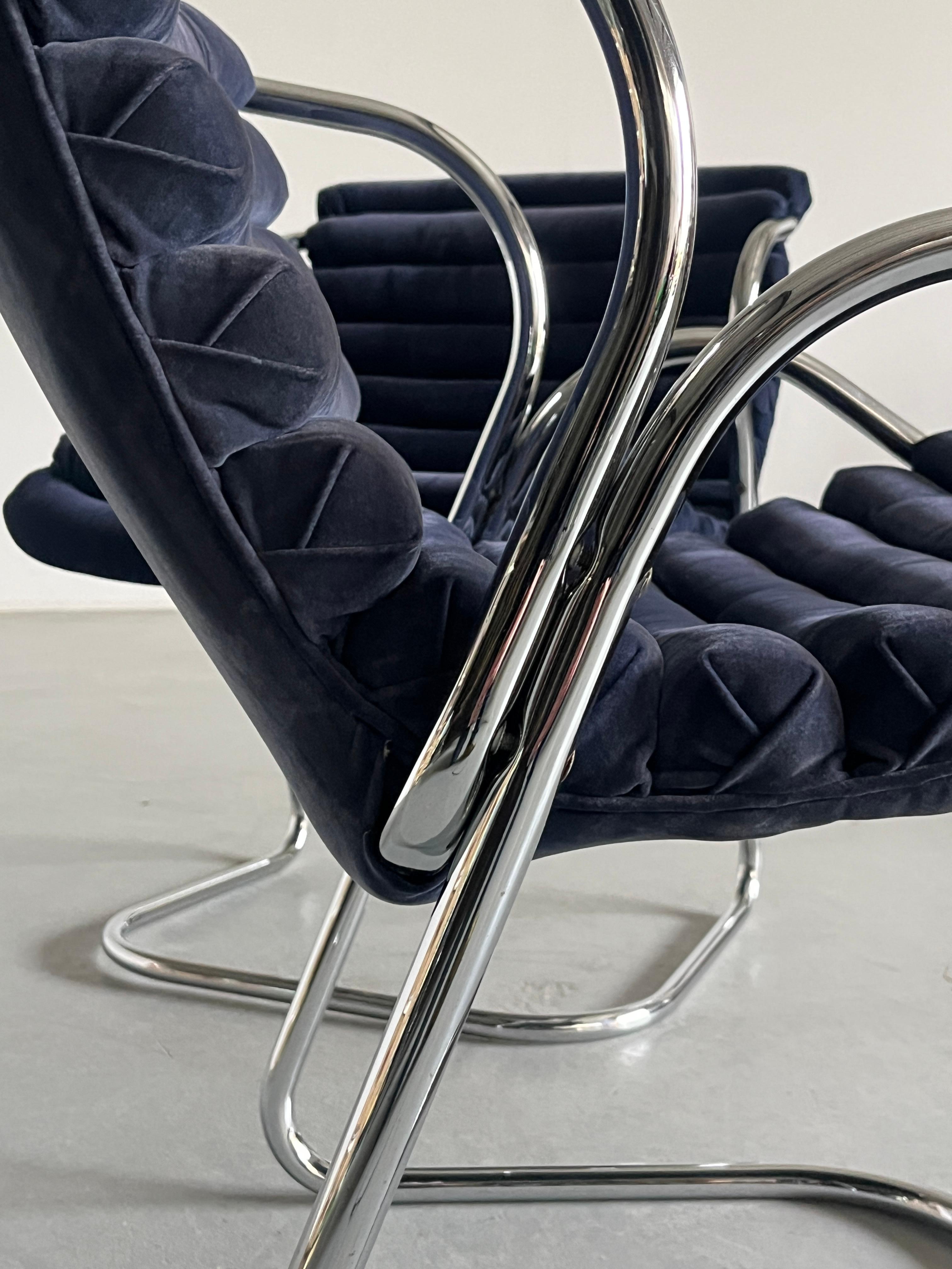 1 of 2 Modernist Armchairs in Blue Velvet Upholstery and Chromed Steel, 1970s 4