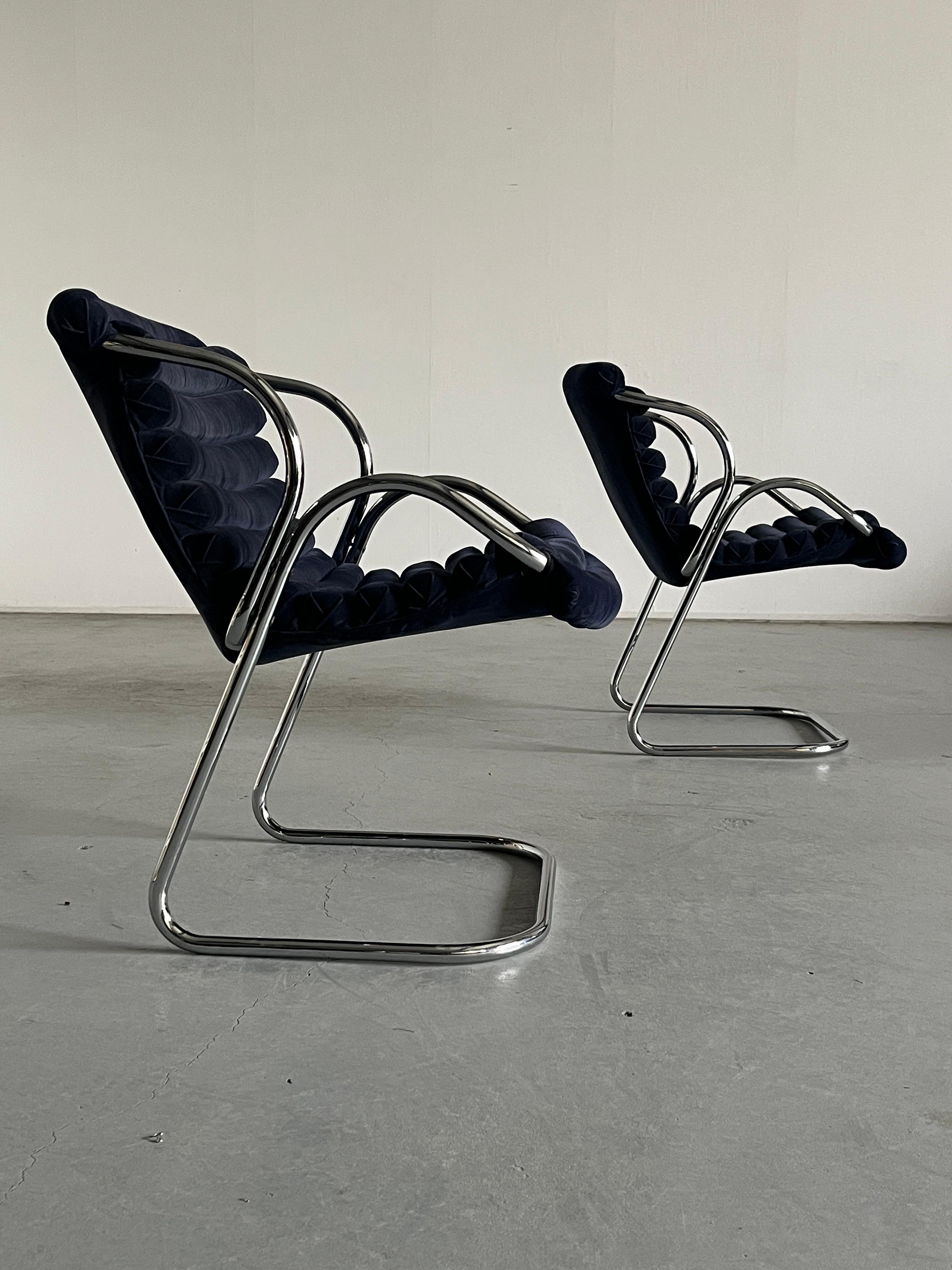 1 of 2 Modernist Armchairs in Blue Velvet Upholstery and Chromed Steel, 1970s In Good Condition In Zagreb, HR