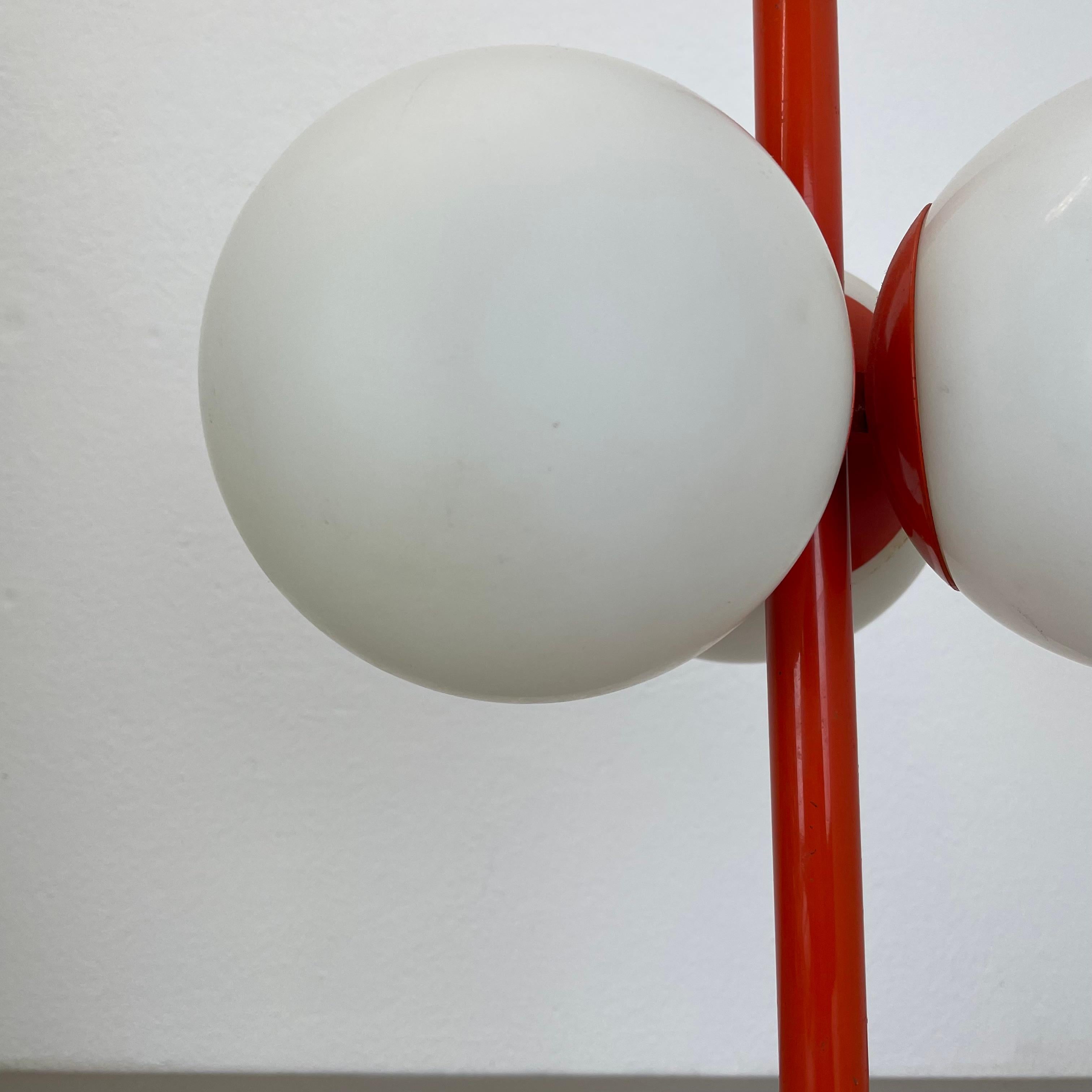 1 de 2 Lámpara de mesa Sputnik naranja modernista Kaiser Leuchten, años 70 Alemania en venta 3
